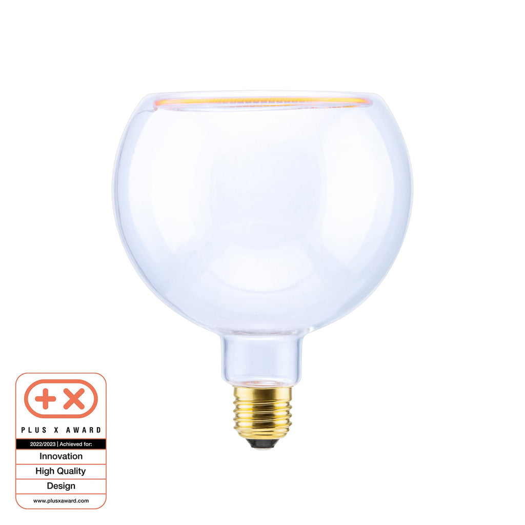 LED globepære E27 4,5W 2200K dimbar klar Ø12,5 cm - SEGULA montert i lampe