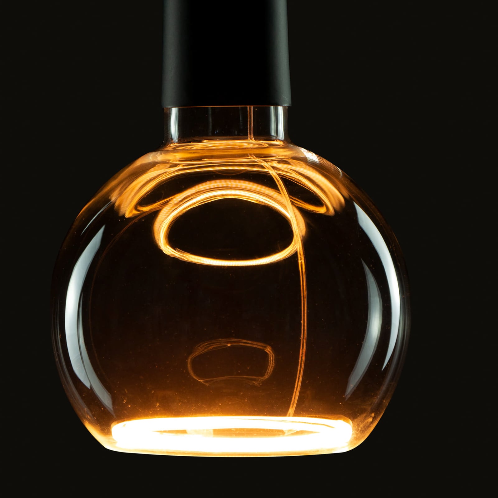 LED globepære E27 4W G125 2200K gull dimbar - SEGULA bakside