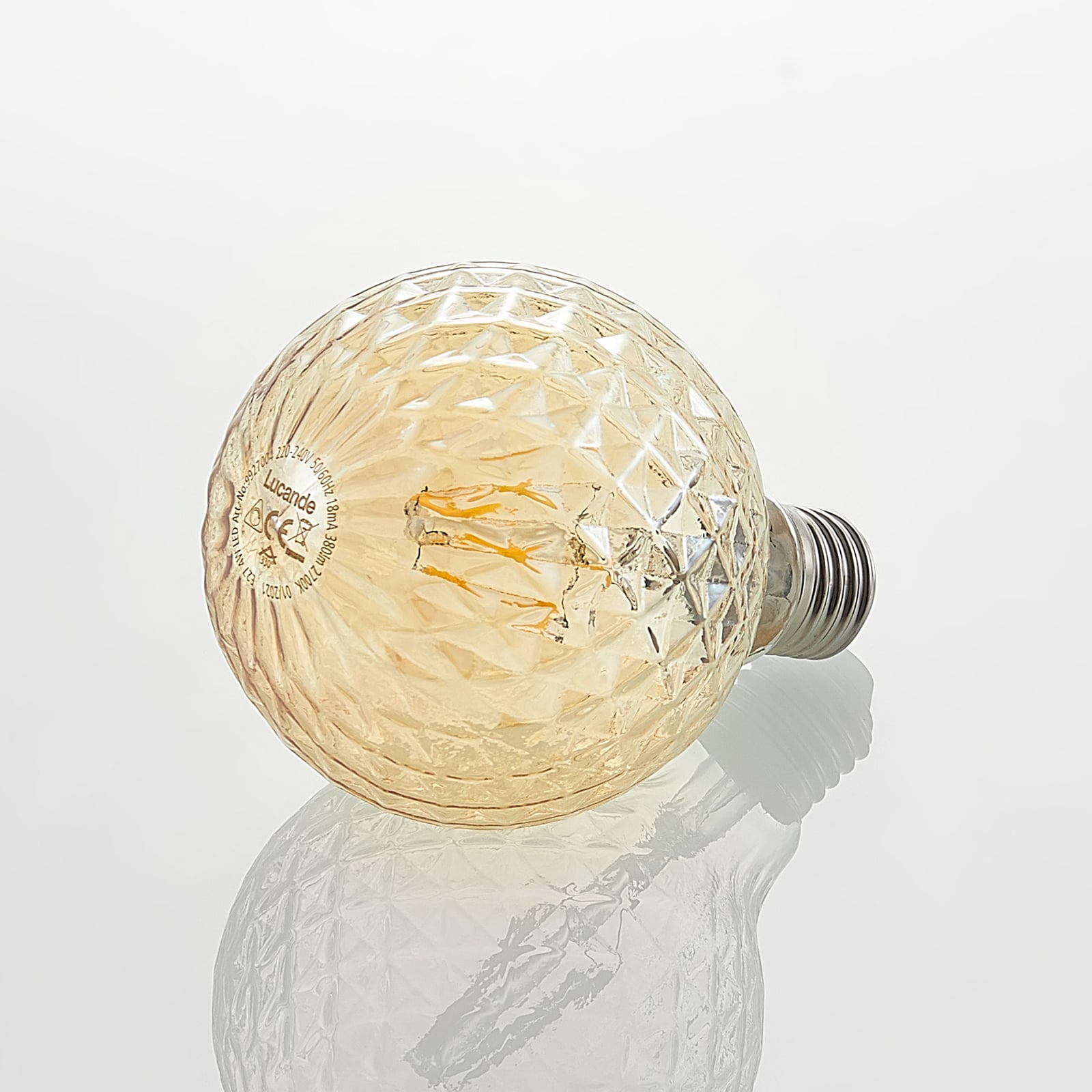 Nærbilde av LED globepære E27 G95 4W 2700K dimbar amber filament - Lucande