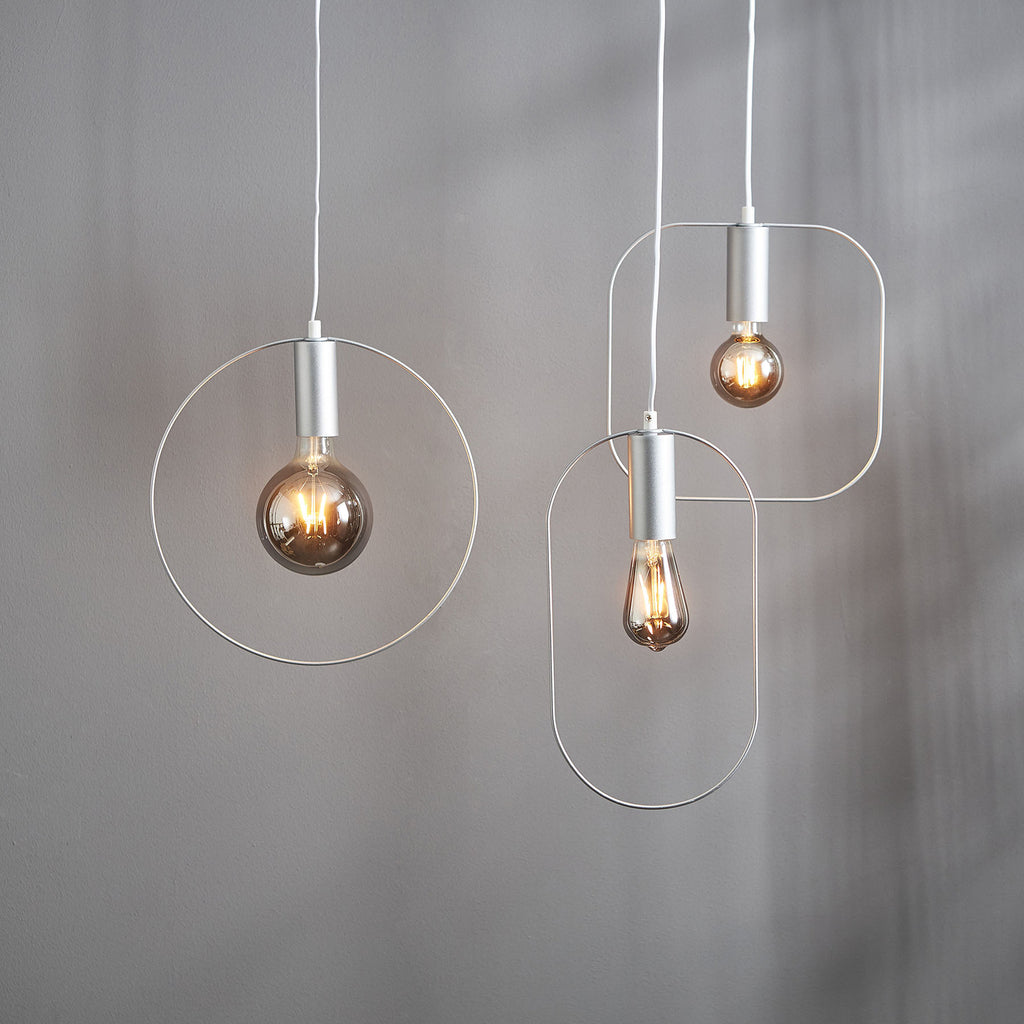 LED globepære E27 G95 røykglass 1,8W 2100K 80lm - STAR TRADING i bruk