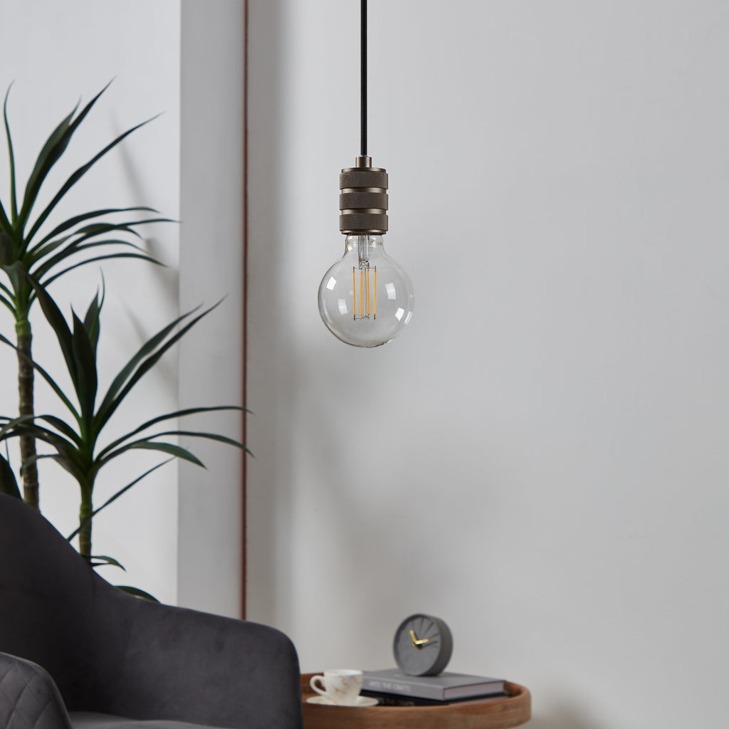 Montert LED-globepære E27 G95 smart filament 6W 2700K klar i lampe