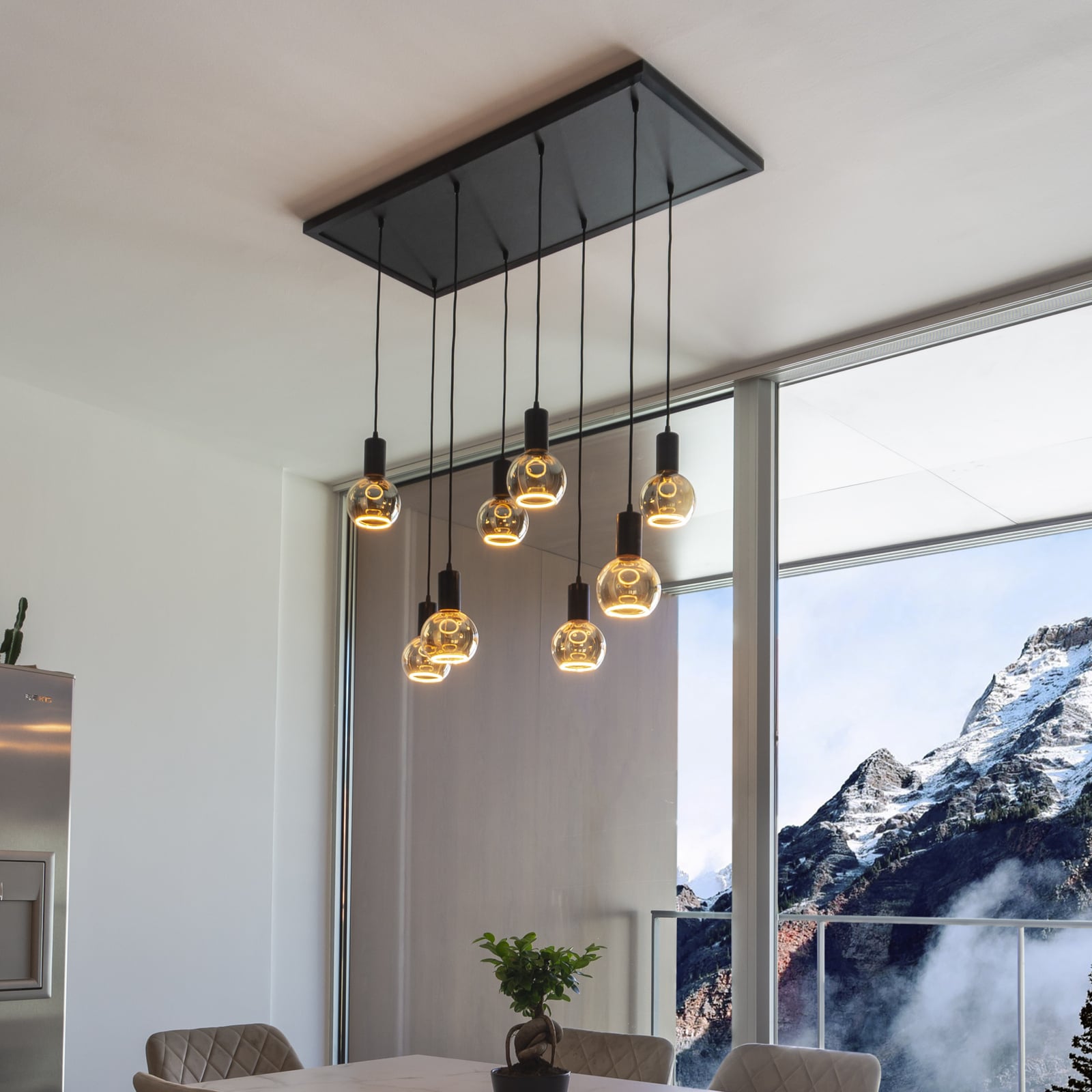 LED globepære G125 E27 6W 1900K røykgrå åpent glass bakside