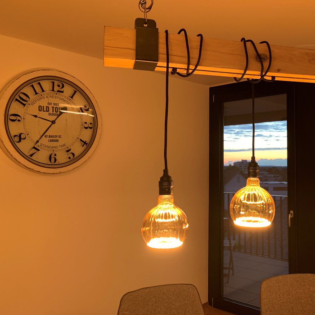 LED-globepære G150 E27 4W 2200K dimbar gull med glødende effekt