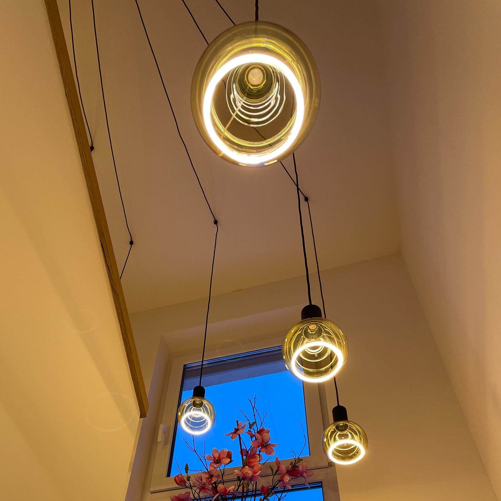 LED globepære G150 E27 6W 1900K røykgrå dimbar i bruk