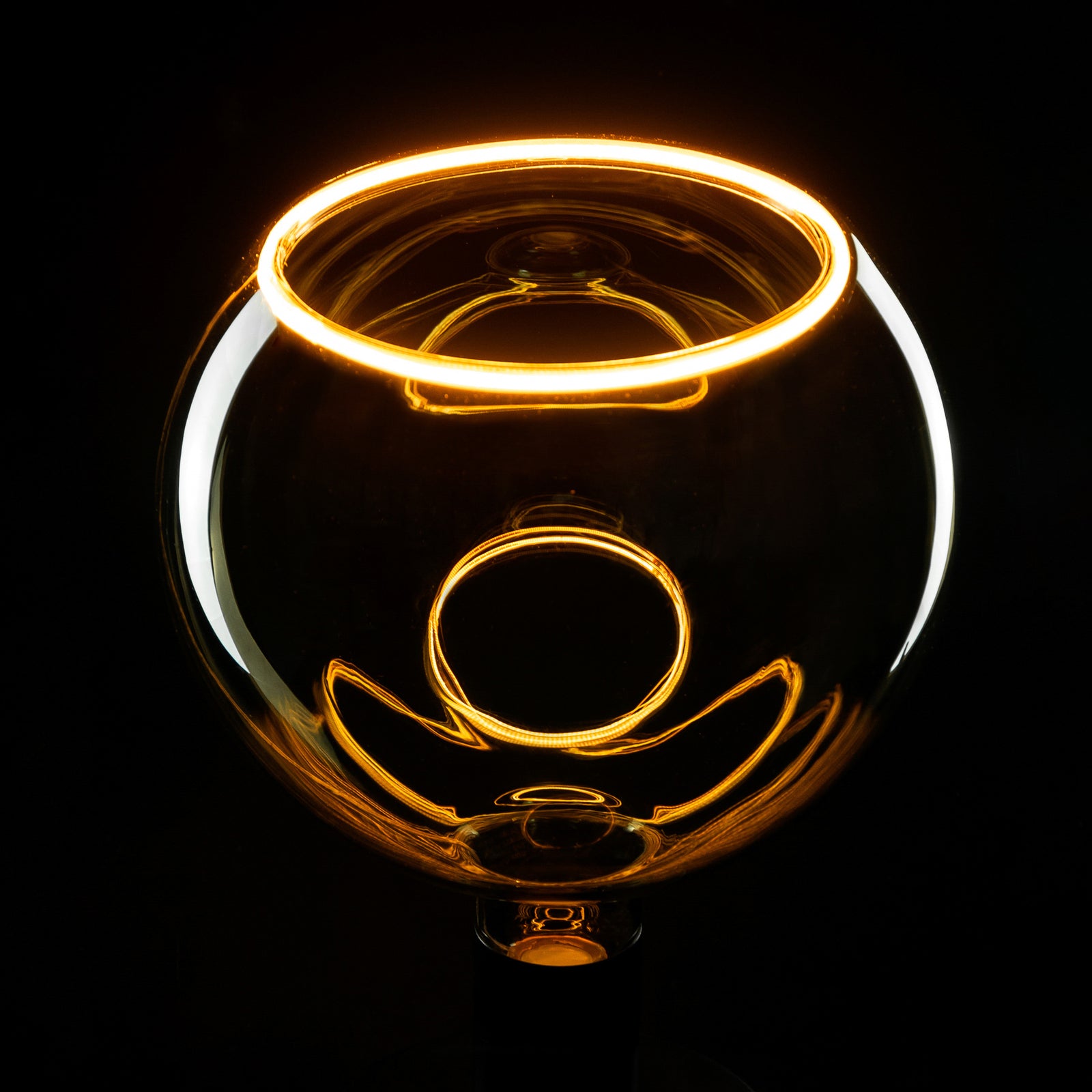 LED-globepære G200 E27 6W 1900K dimbar røykfarget detalj av glass