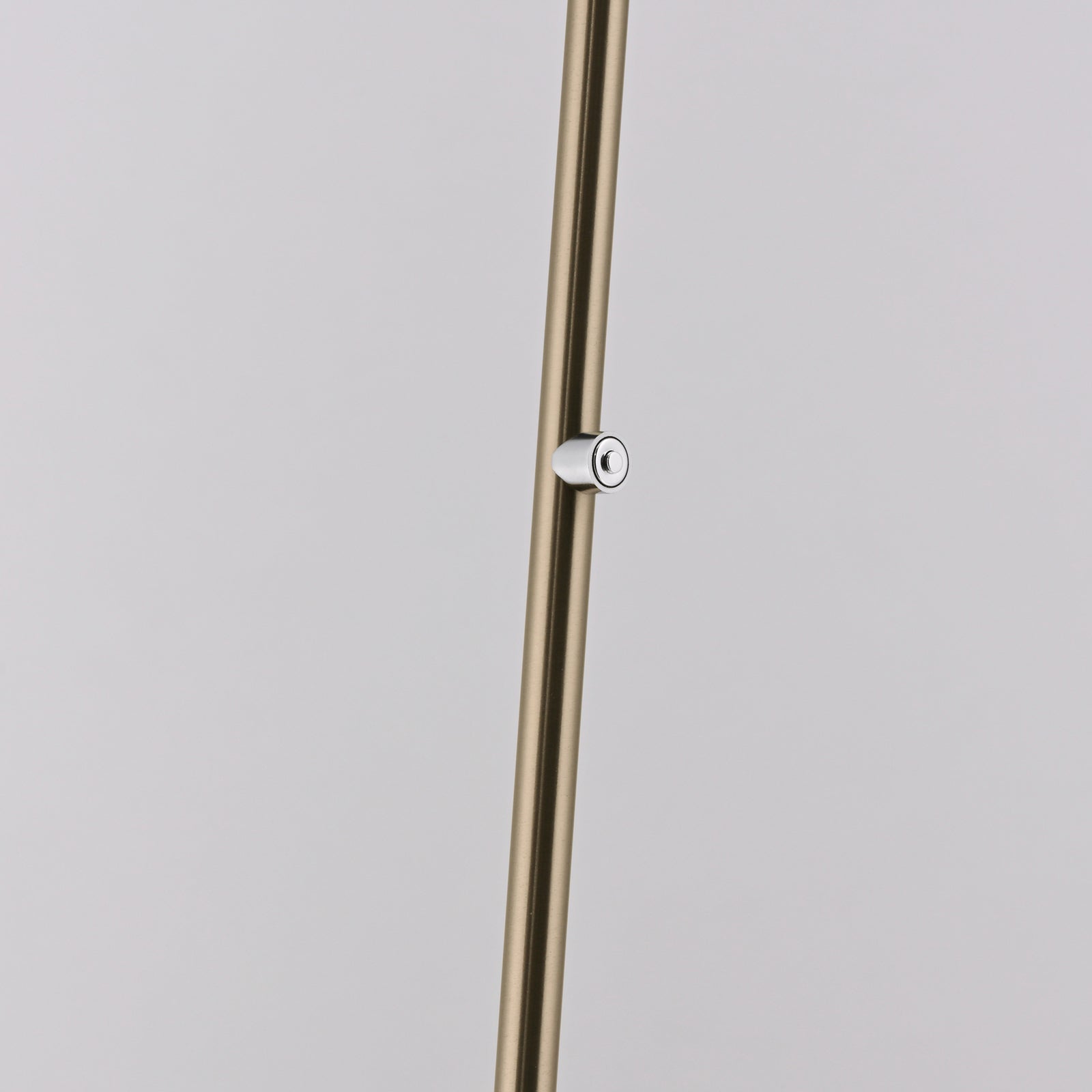 LED gulvlampe Akku-Bente dimbar CCT messing USB-C USB-C ladekontakt