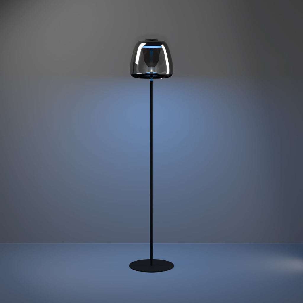 LED gulvlampe Alfero-Z svart krom glass RGB CCT dimbar nærbilde av kontroll