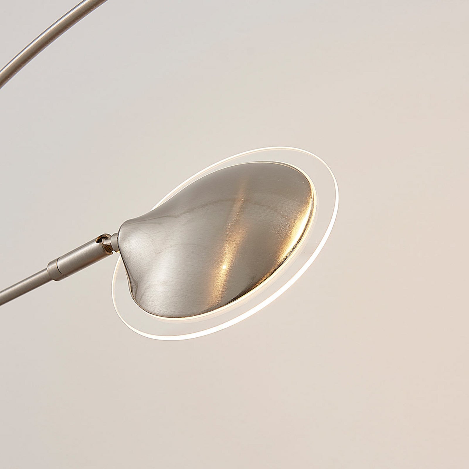 LED gulvlampe Anea 5-lys matt nikkel glass sideprofil