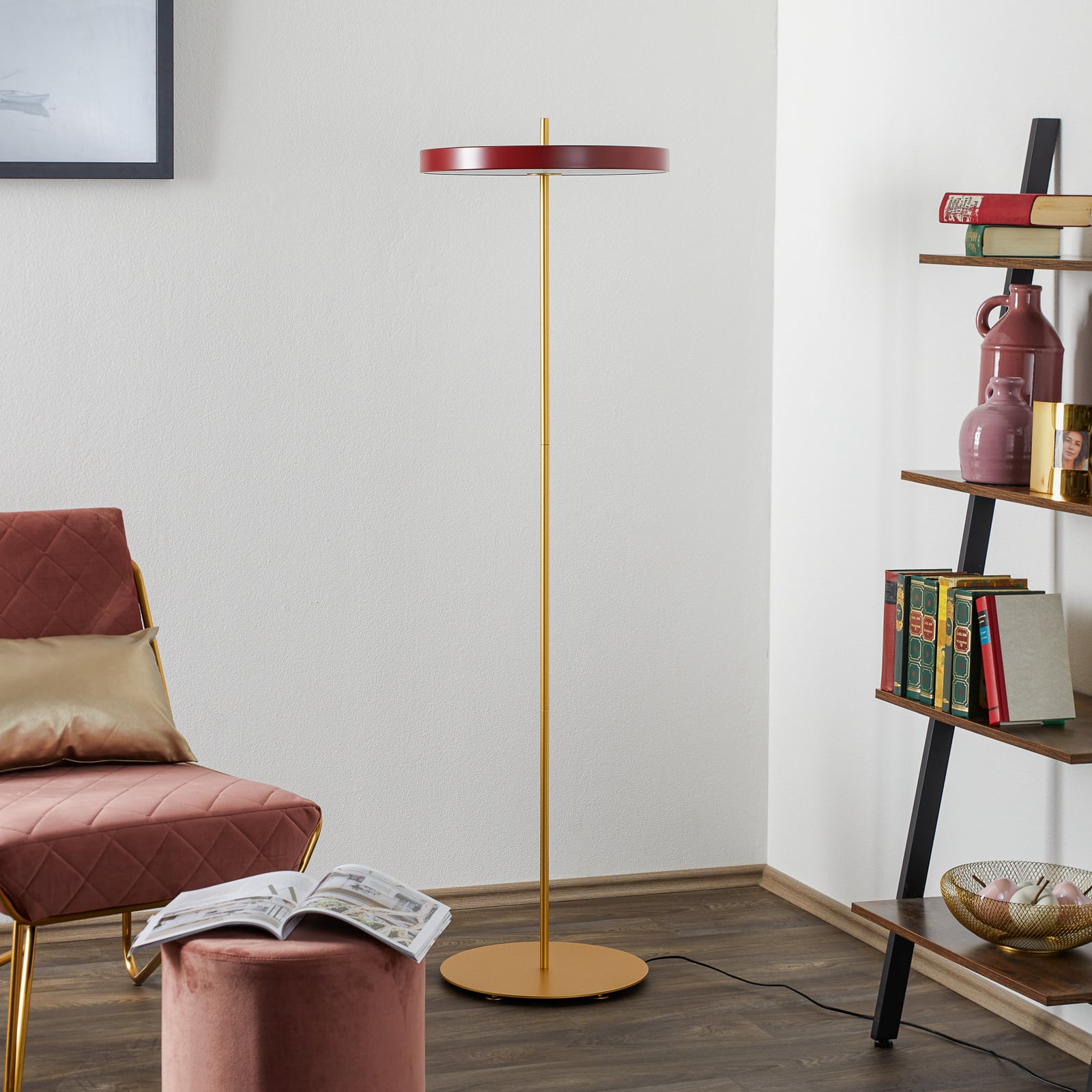 LED gulvlampe Asteria Floor dimbar rubinrød forfra