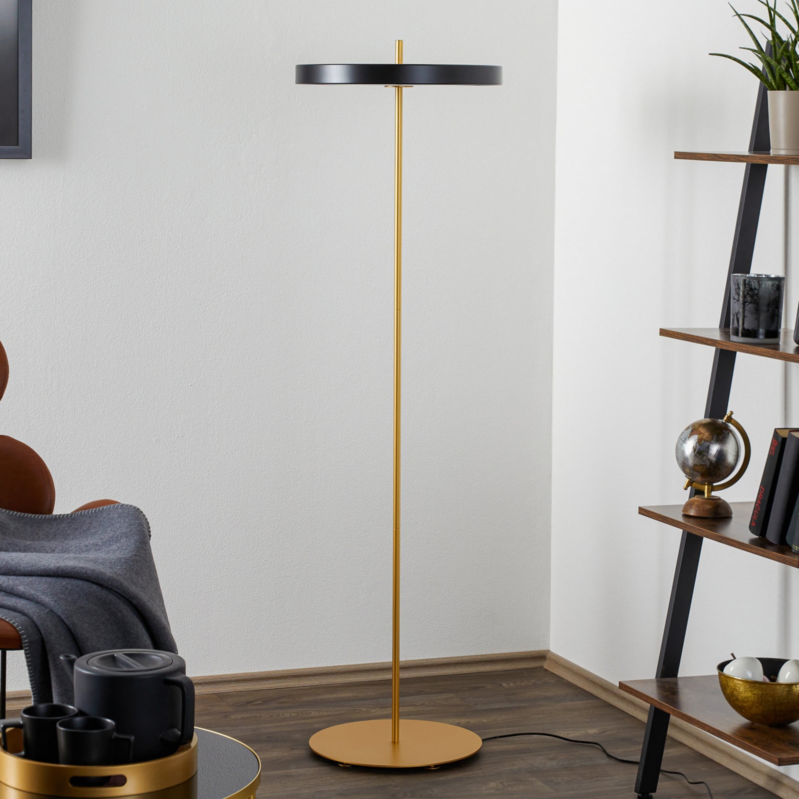 LED gulvlampe Asteria floor dimbar svart Ø43 cm forfra