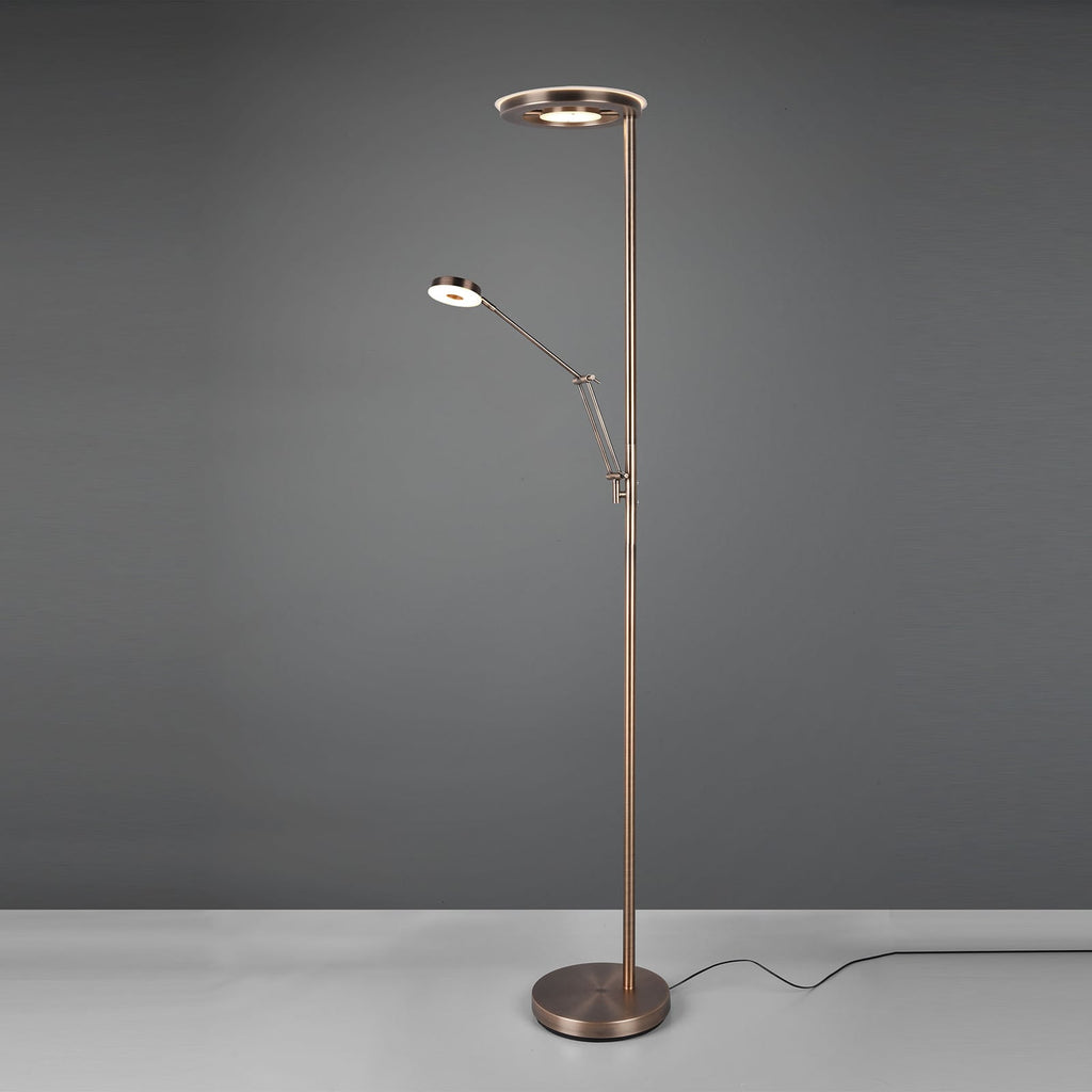 Nærbilde av LED gulvlampe Barrie med leselys antikk messing dimbar CCT