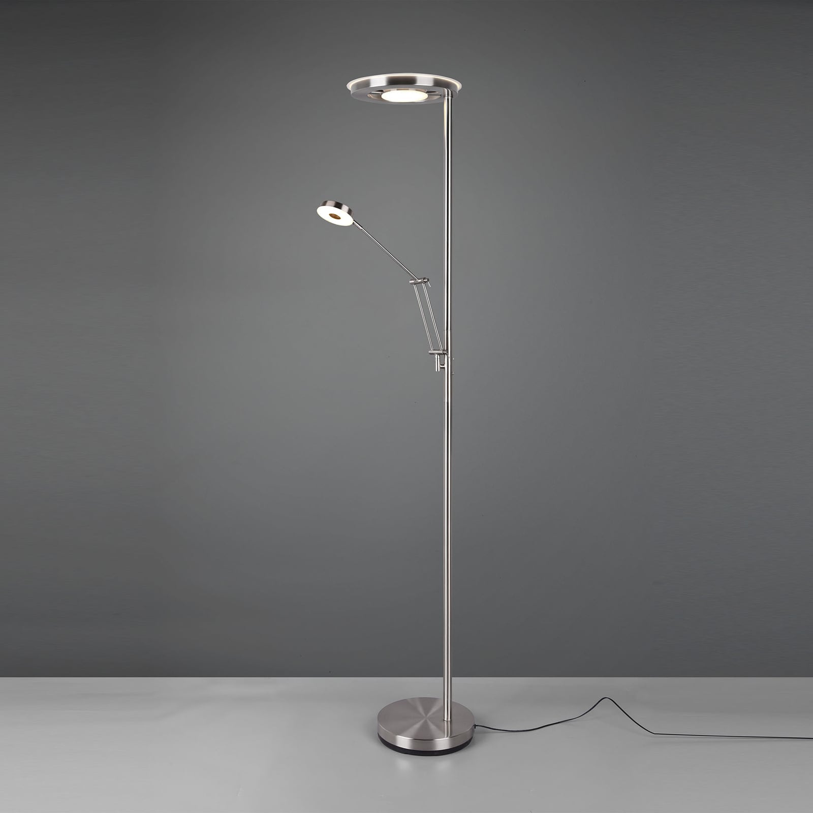 Detalj av touch-dimmer på LED gulvlampe Barrie