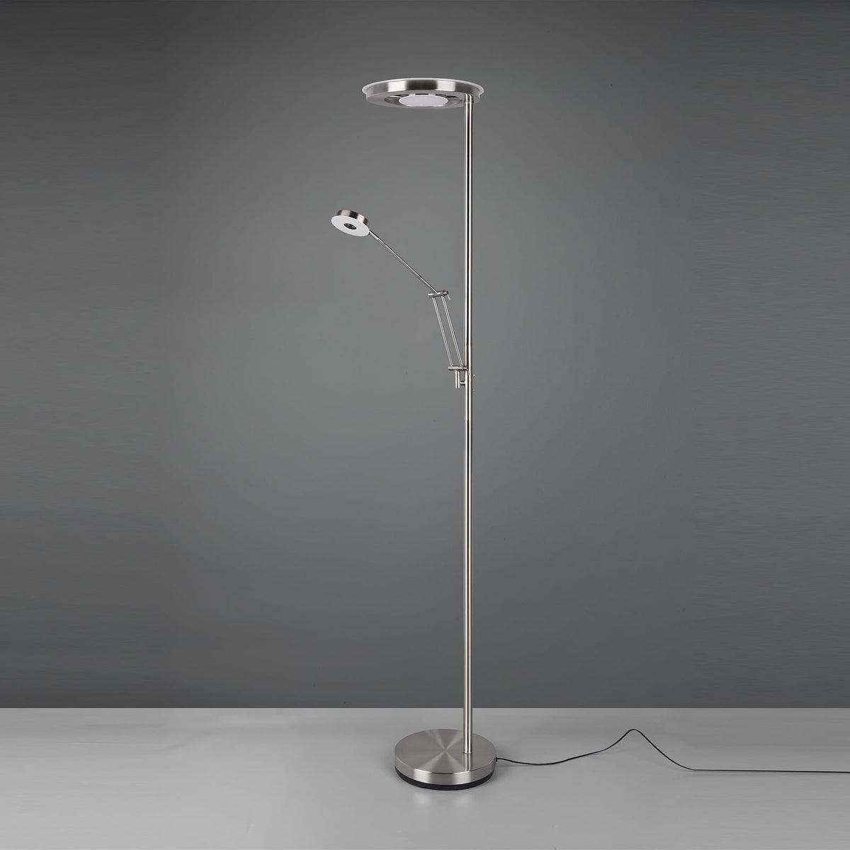 LED gulvlampe Barrie med leselys dimbar montert i stue