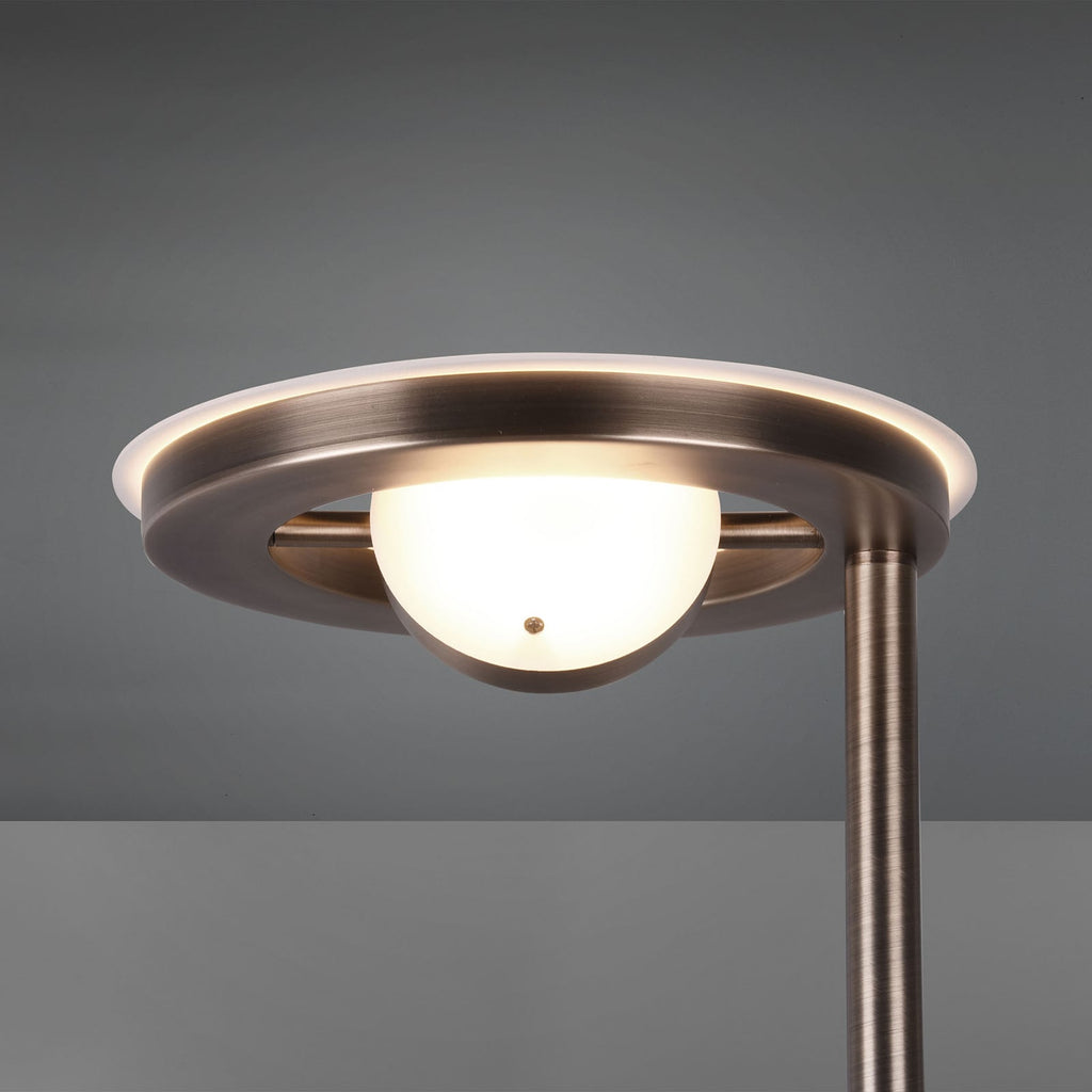 LED gulvlampe Barrie med leselys antikk messing dimbar CCT med lys på
