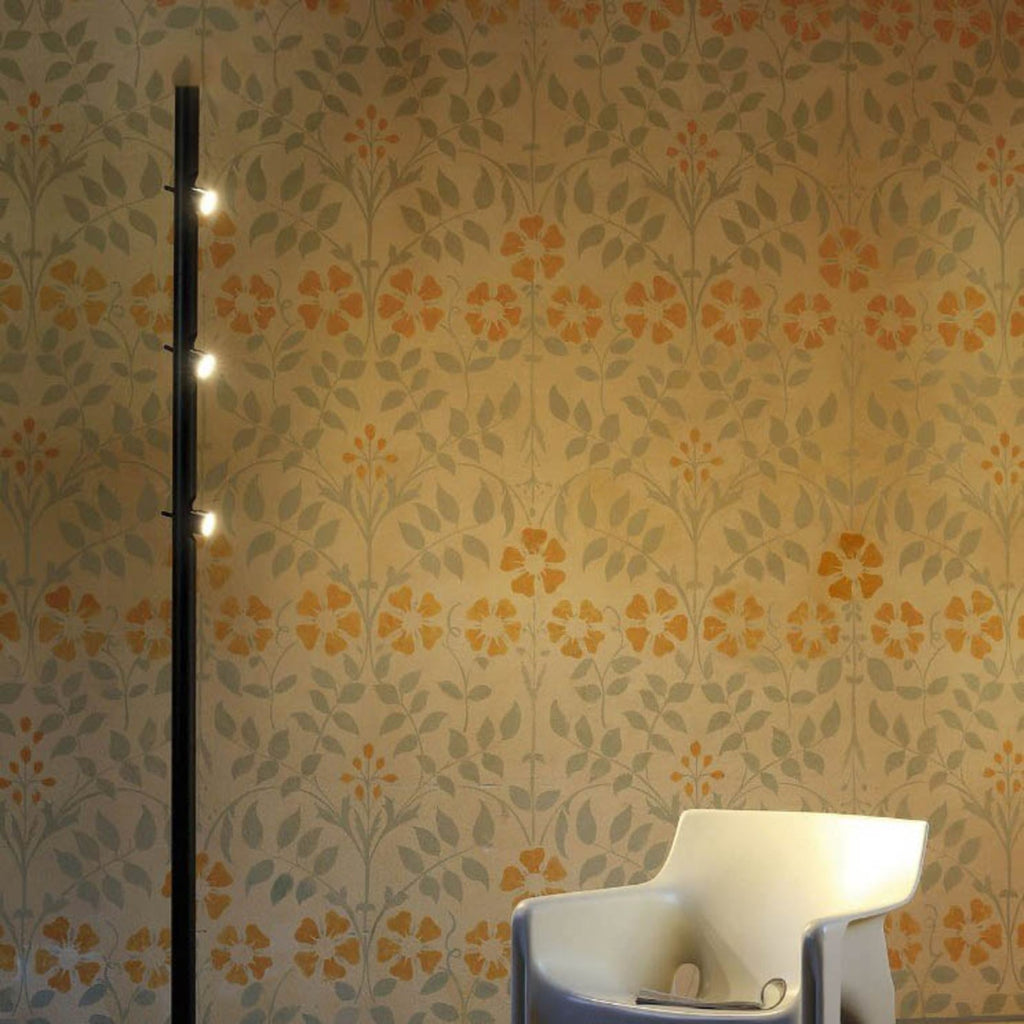 LED gulvlampe Calabrone 3-spots svart aluminium 170 cm detalj av spots