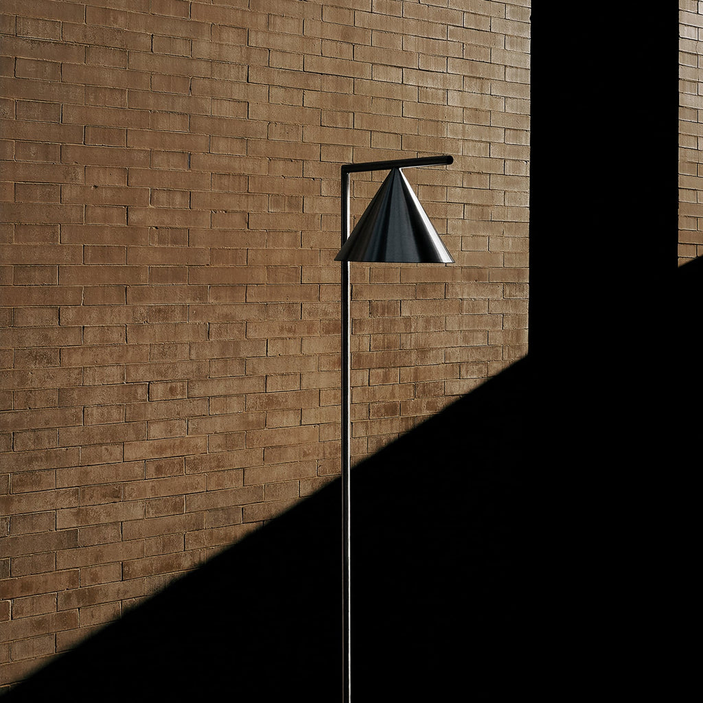 LED gulvlampe Captain Flint svart bakside med marmorfot