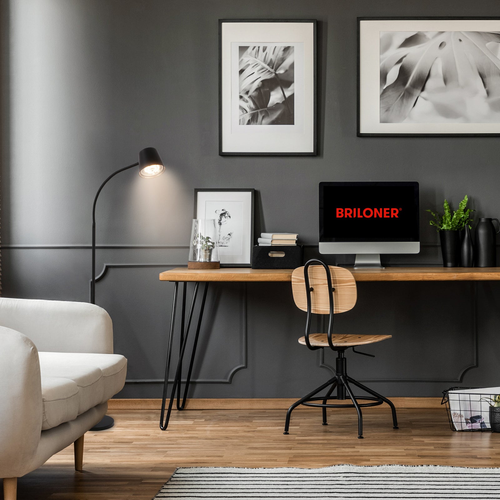LED gulvlampe Cielo oppladbar dimbar svart 126 cm montert i rom