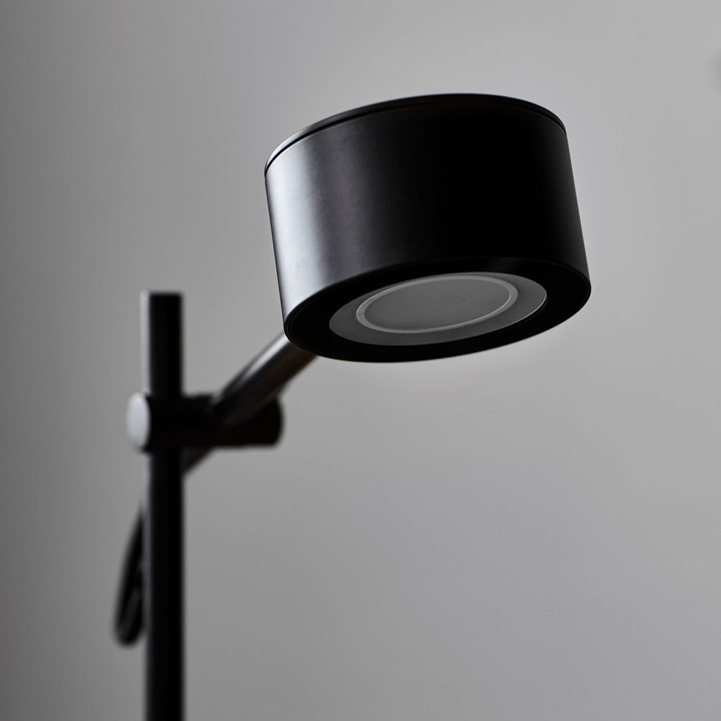 LED gulvlampe Clyde 2-lys dimbar svart 138 cm varmhvit metall og PVC materiale