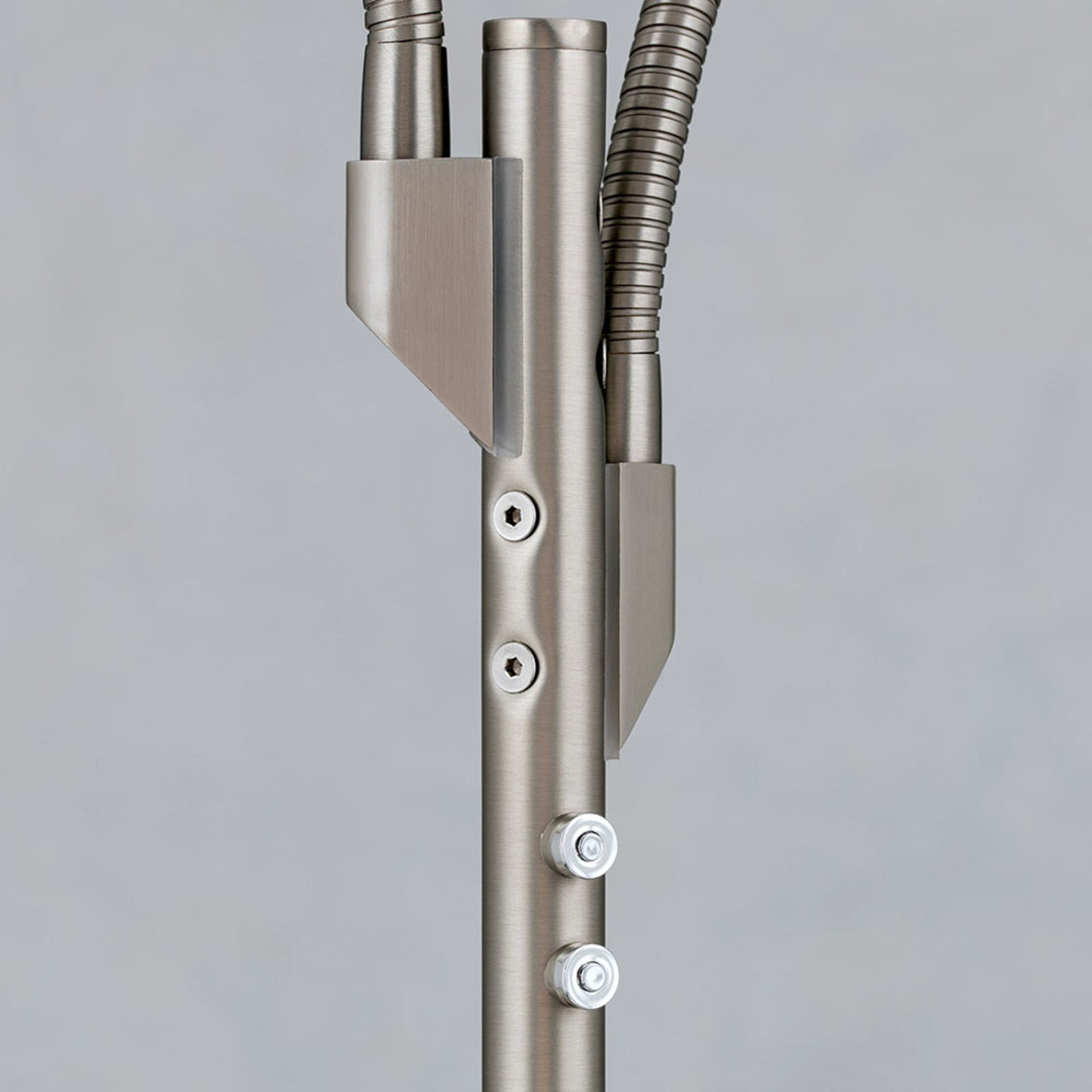 LED gulvlampe Cobra 2-lys dimbar matt nikkel fotplate