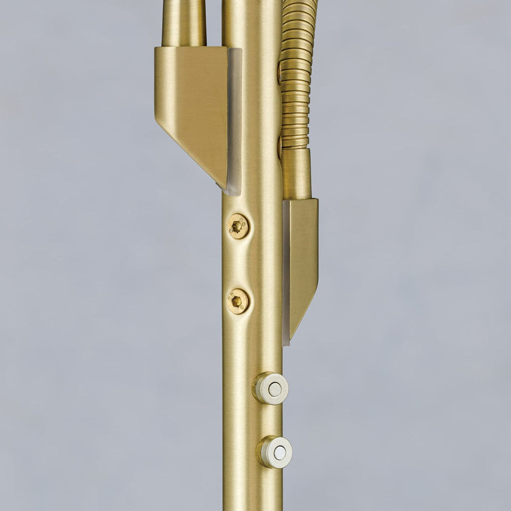 LED gulvlampe Cobra 2-lys matt messing dimbar CCT - ORION lyskilde