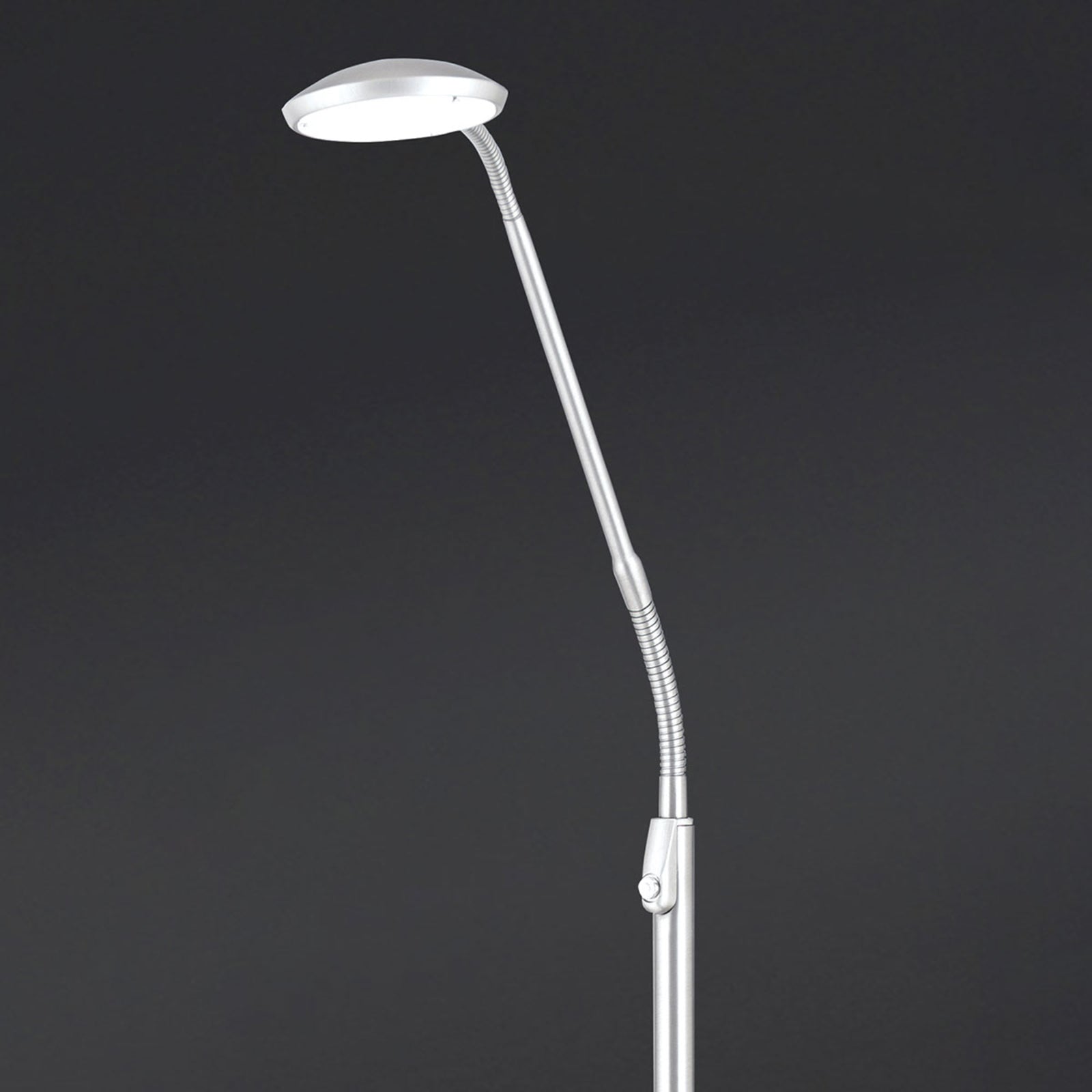 LED gulvlampe Cobra matt nikkel CCT dimbar 6W detalj av svanehals