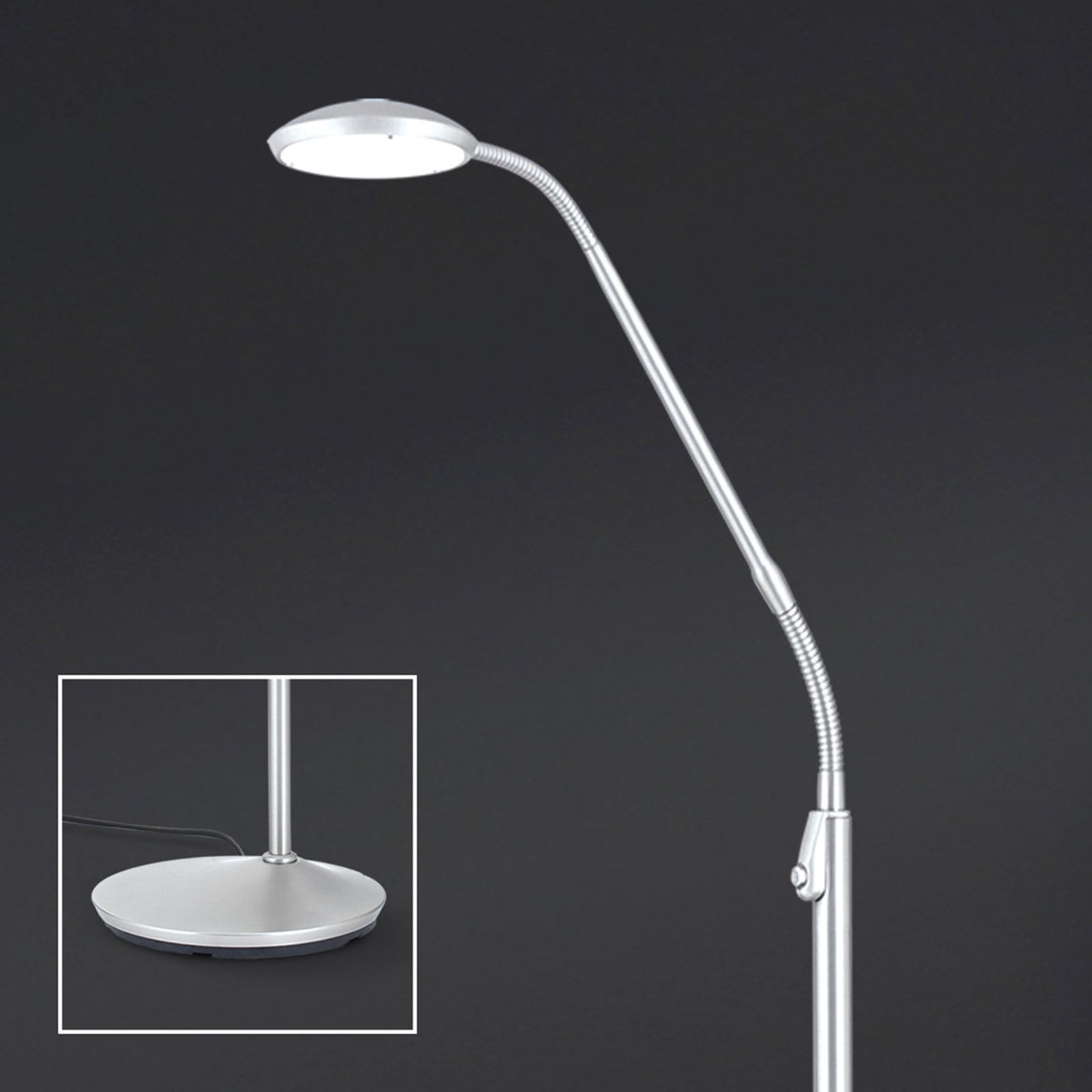 LED gulvlampe Cobra matt nikkel CCT dimbar 6W montert i stue