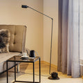 LED gulvlampe Daphine dimbar svart stål forfra