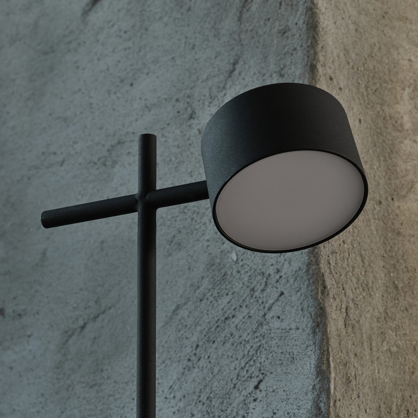LED gulvlampe Decor Kyoto dimbar med fjernkontroll svart montert