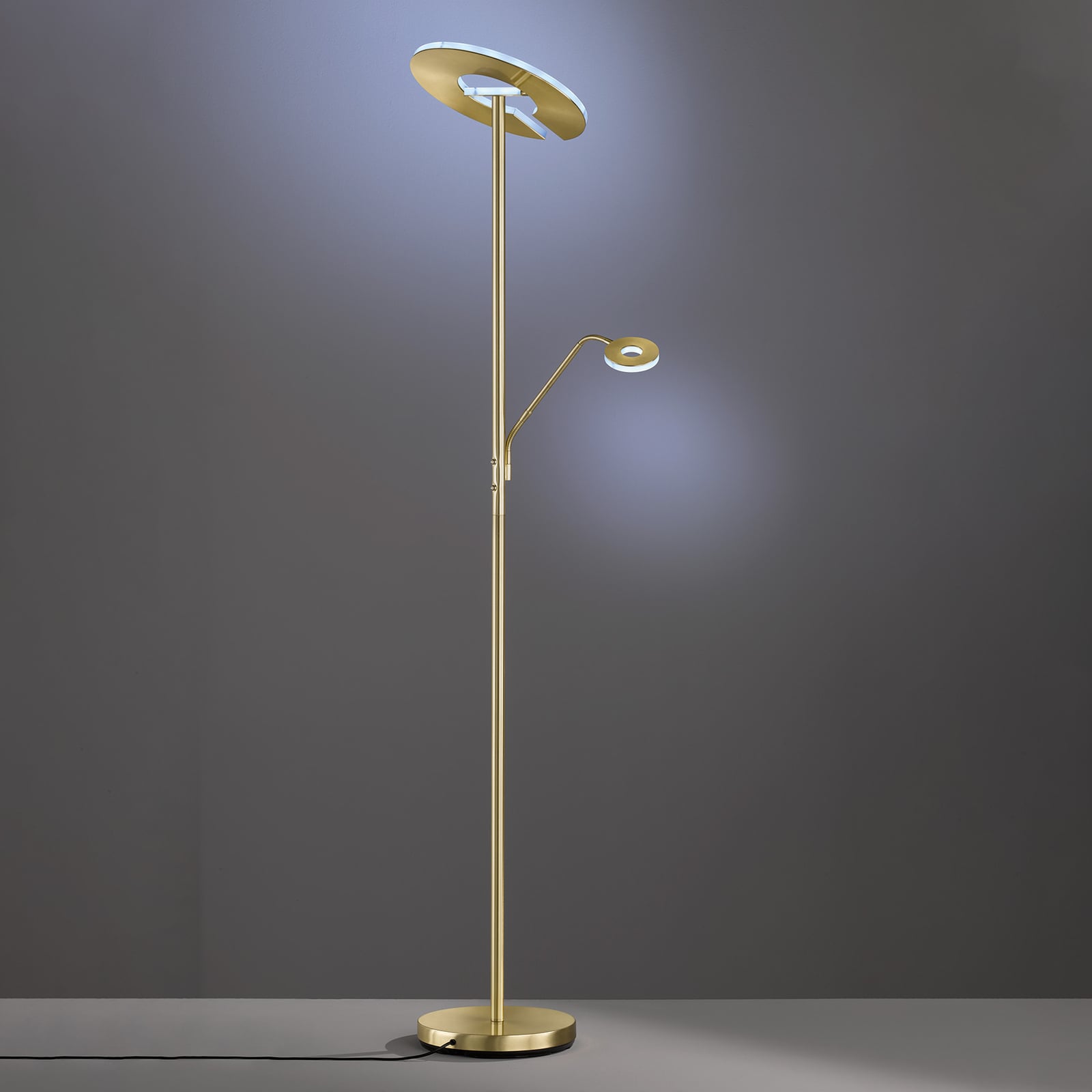 Montert LED gulvlampe Dent med lesearm CCT dimbar messing 180 cm i rom