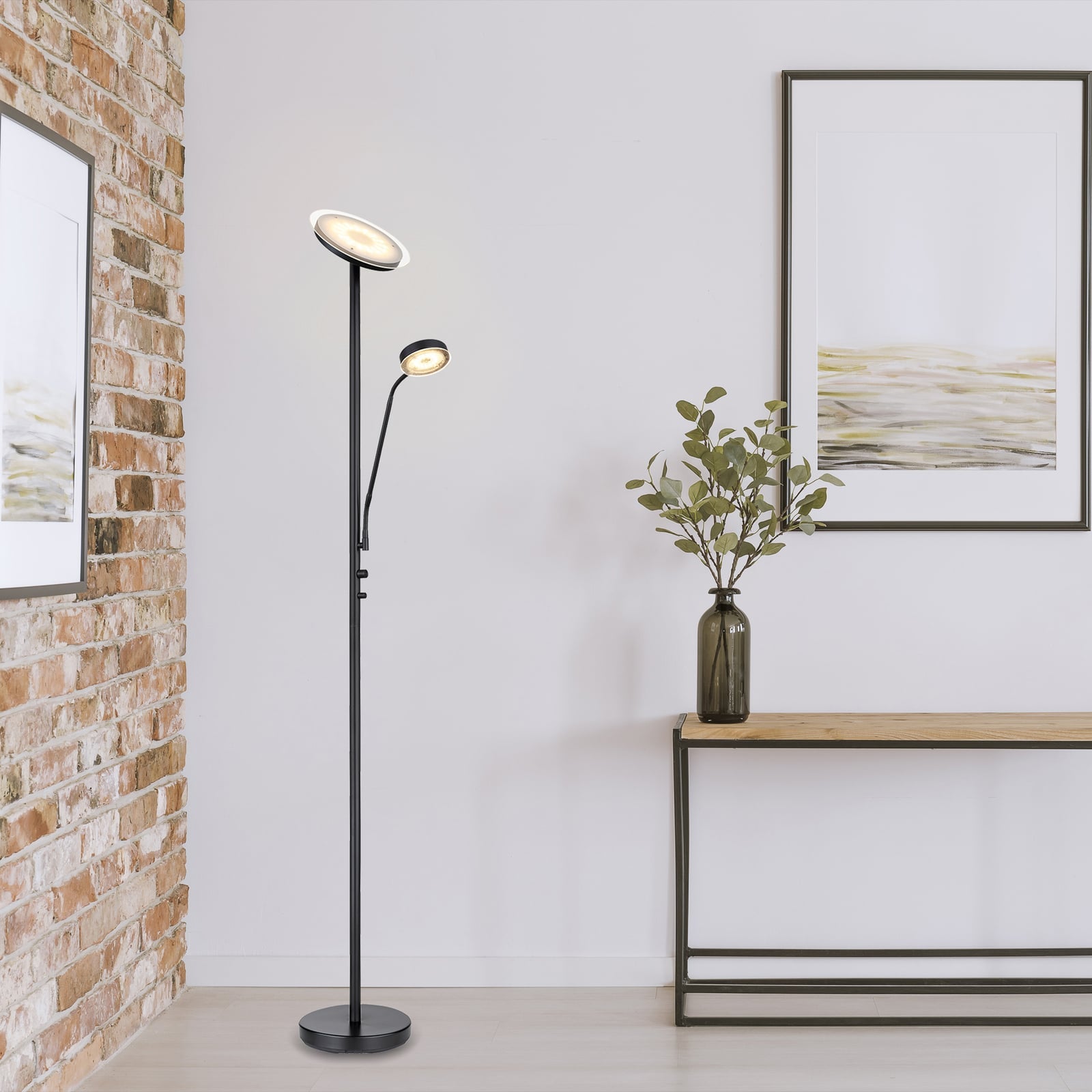 LED gulvlampe Ernst med fleksarm svart bakside