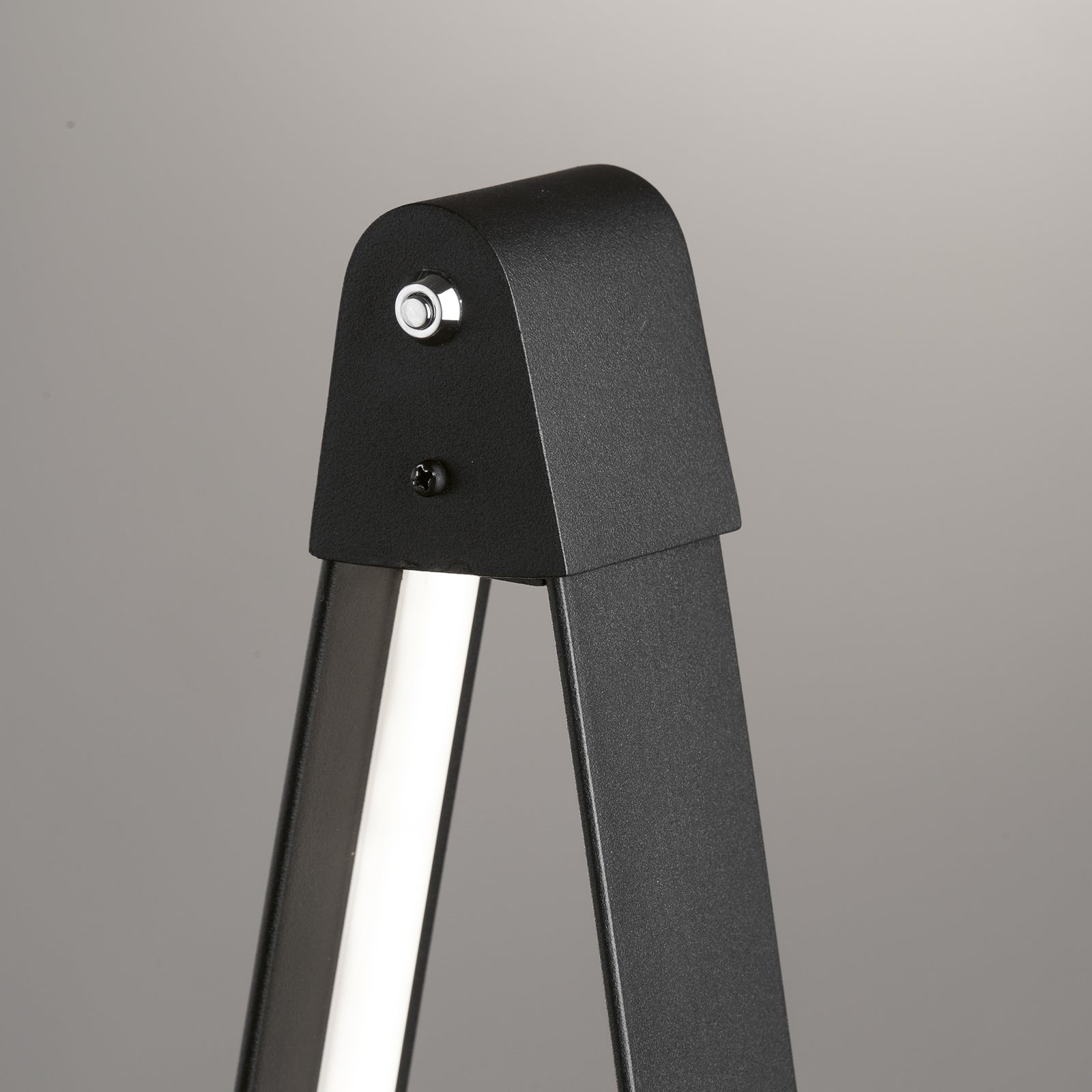LED gulvlampe Fenga dimbar CCT svart 145 cm bakside