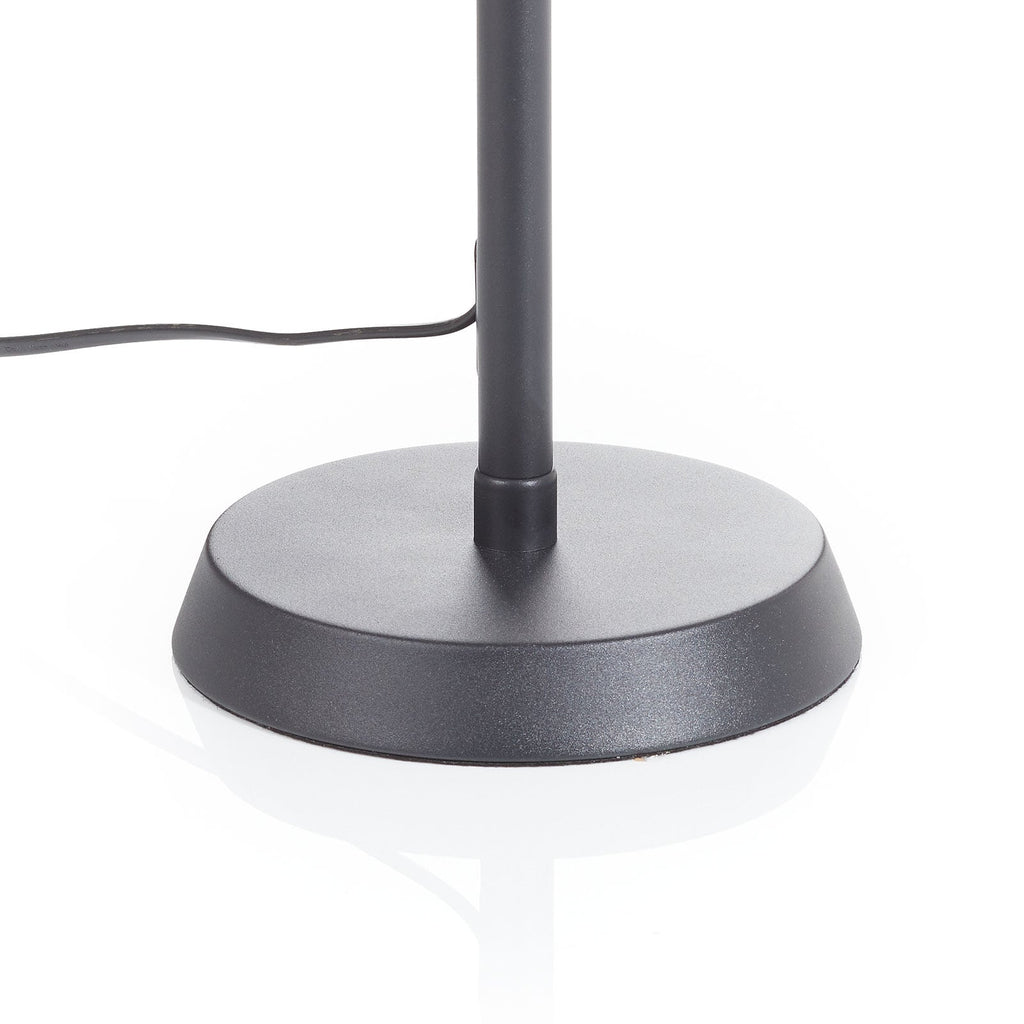 LED gulvlampe Filigran dimbar svart matt metall sensor dimmer knapp