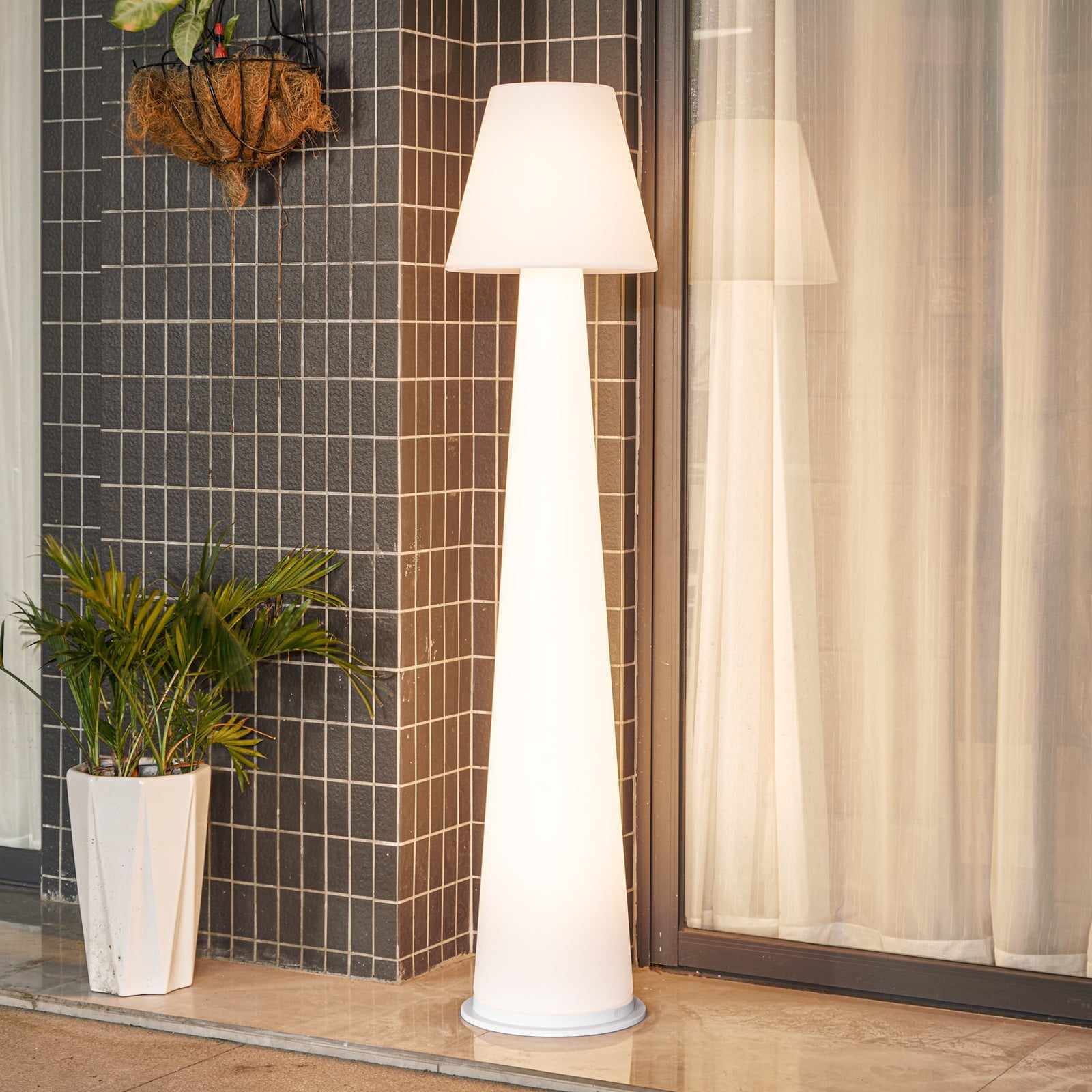 LED gulvlampe Gauri oppladbar dimbar hvit forfra