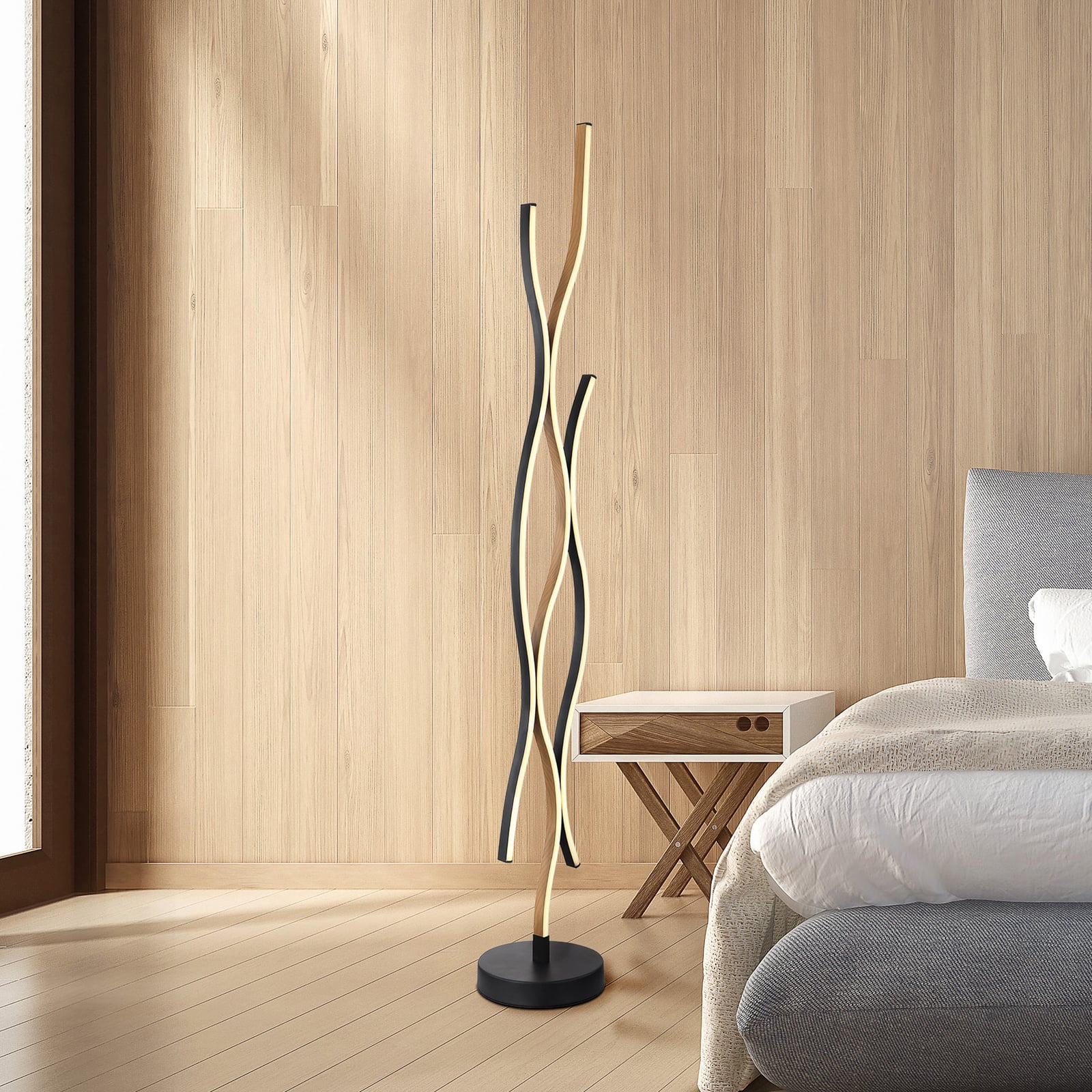 LED gulvlampe Geronimo svart trefarget forfra