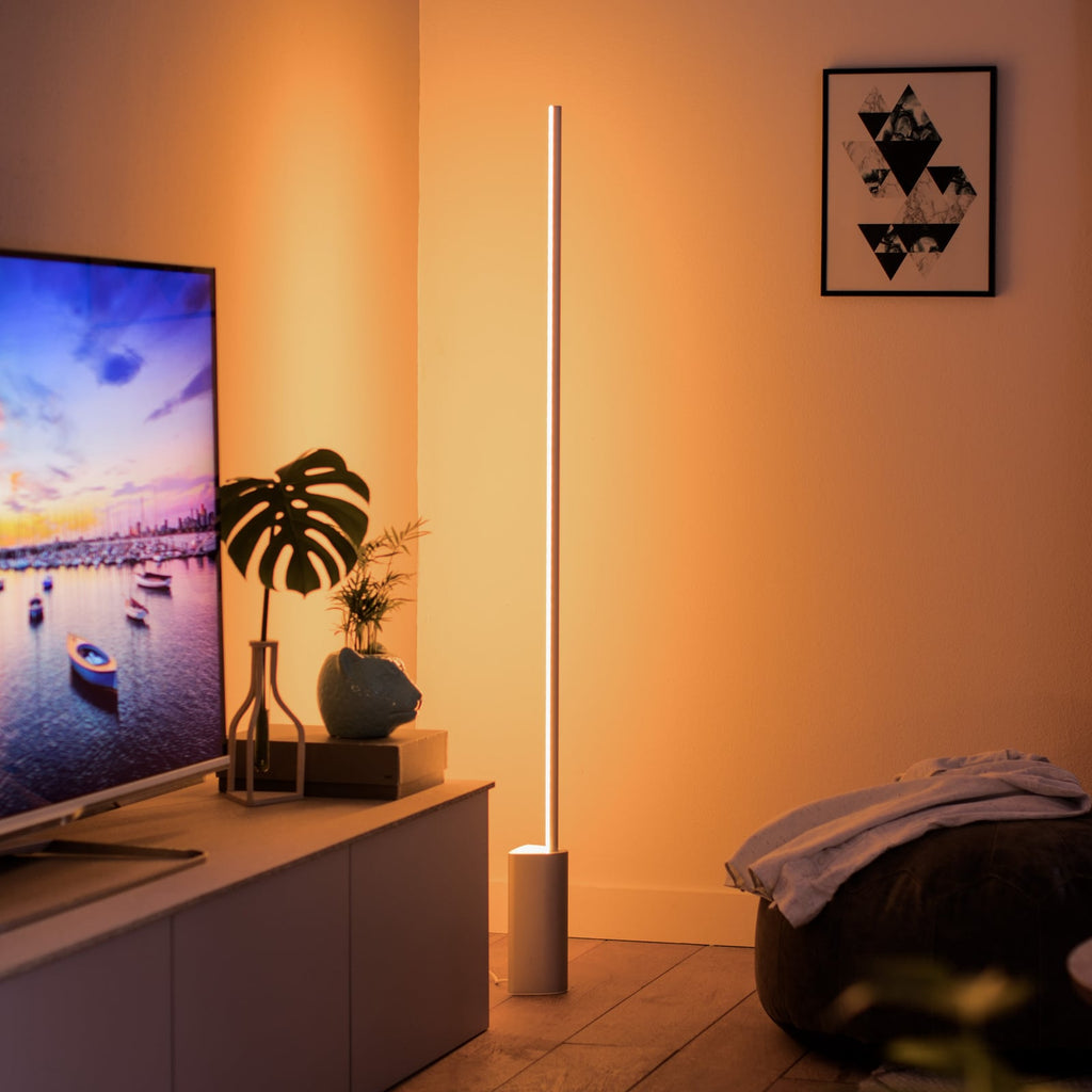 Fargeeffekter på LED gulvlampe Gradient Signe hvit RGBW dimbar Zigbee Philips Hue