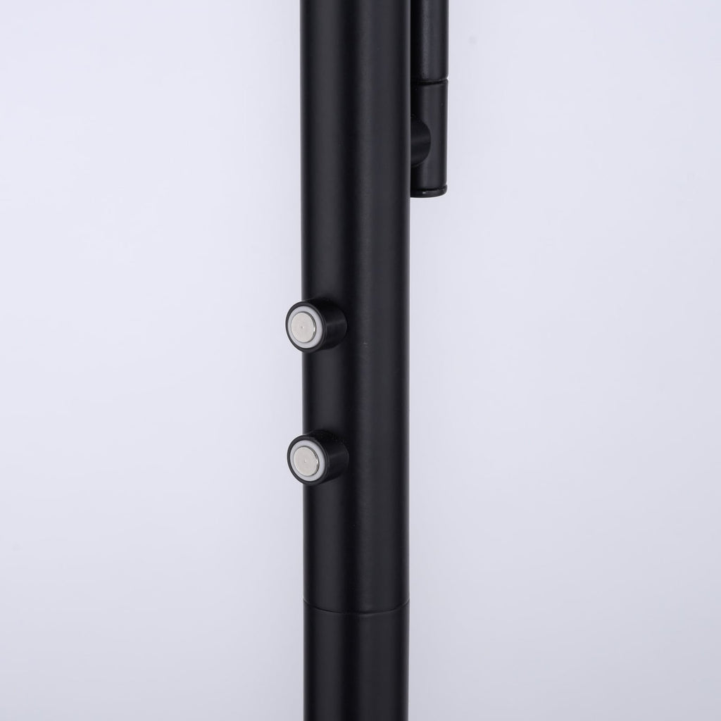 Montert LED gulvlampe Hans med leselampe kantet svart dimbar JUST LIGHT i rom