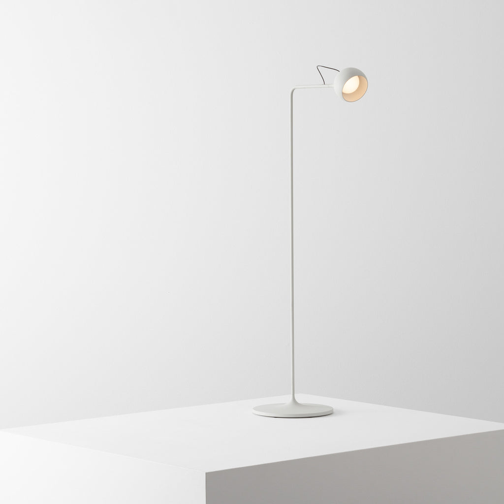 LED gulvlampe Ixa Reading dimbar aluminium 9W 3000K Artemide bakside
