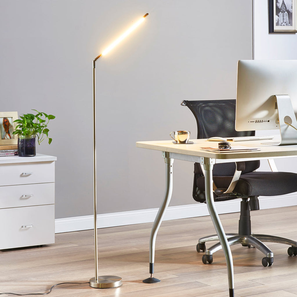 LED gulvlampe Jabbo matt nikkel forfra