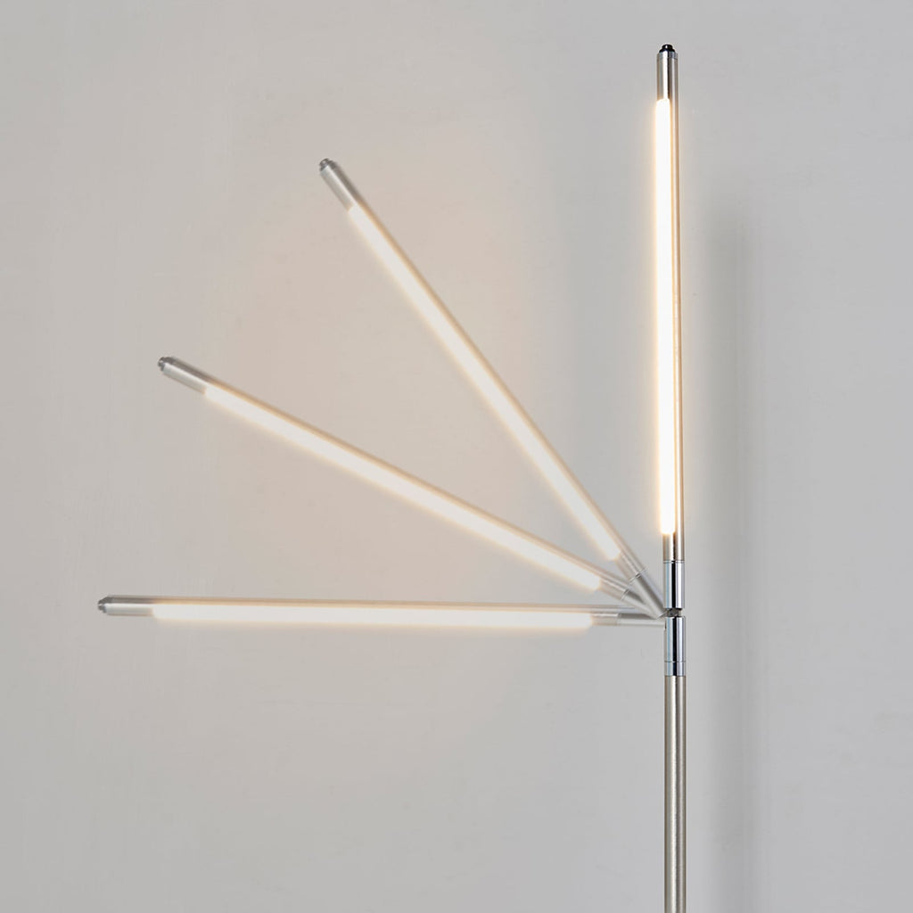 LED gulvlampe Jabbo matt nikkel med metallfot
