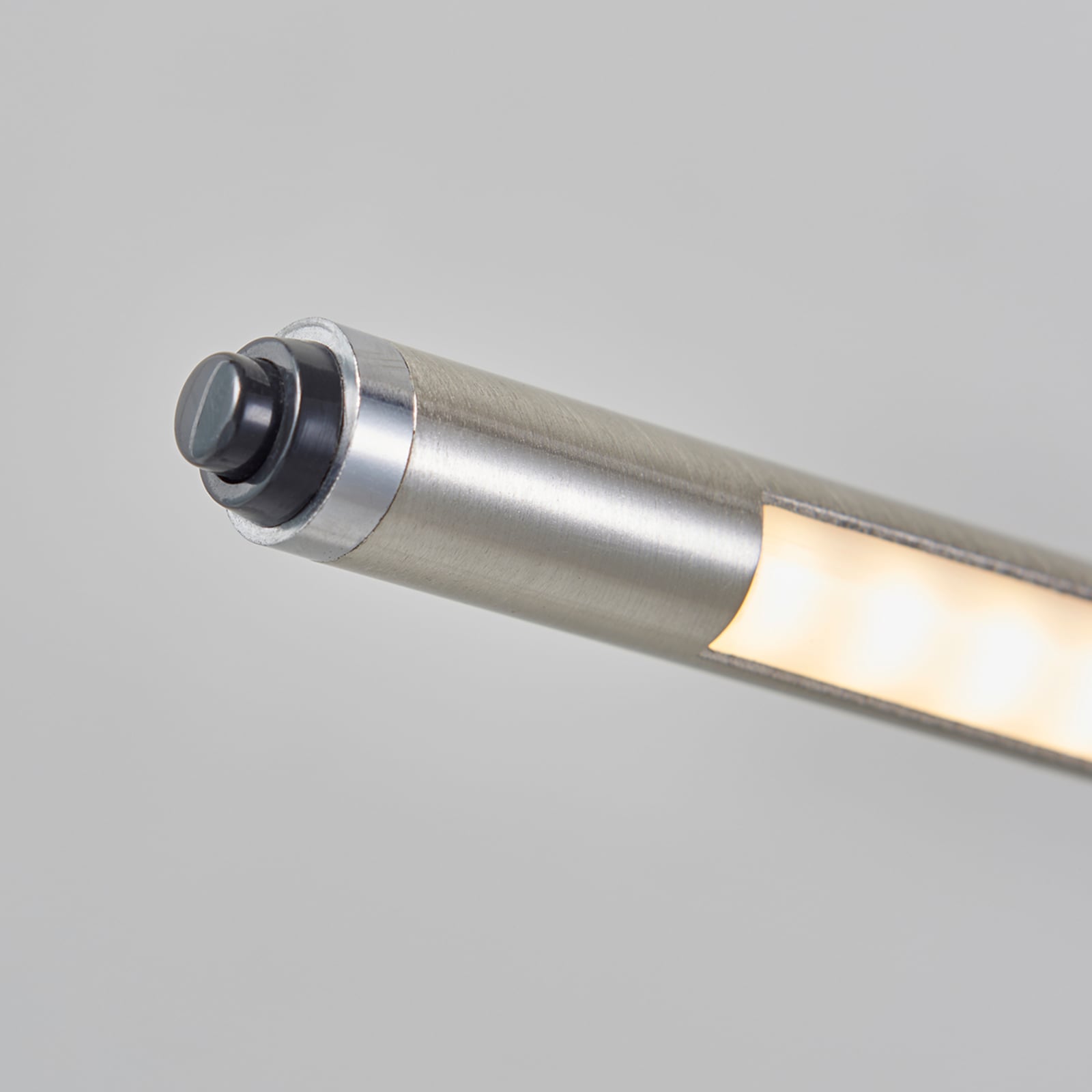 LED gulvlampe Jabbo matt nikkel bryter på lampehode
