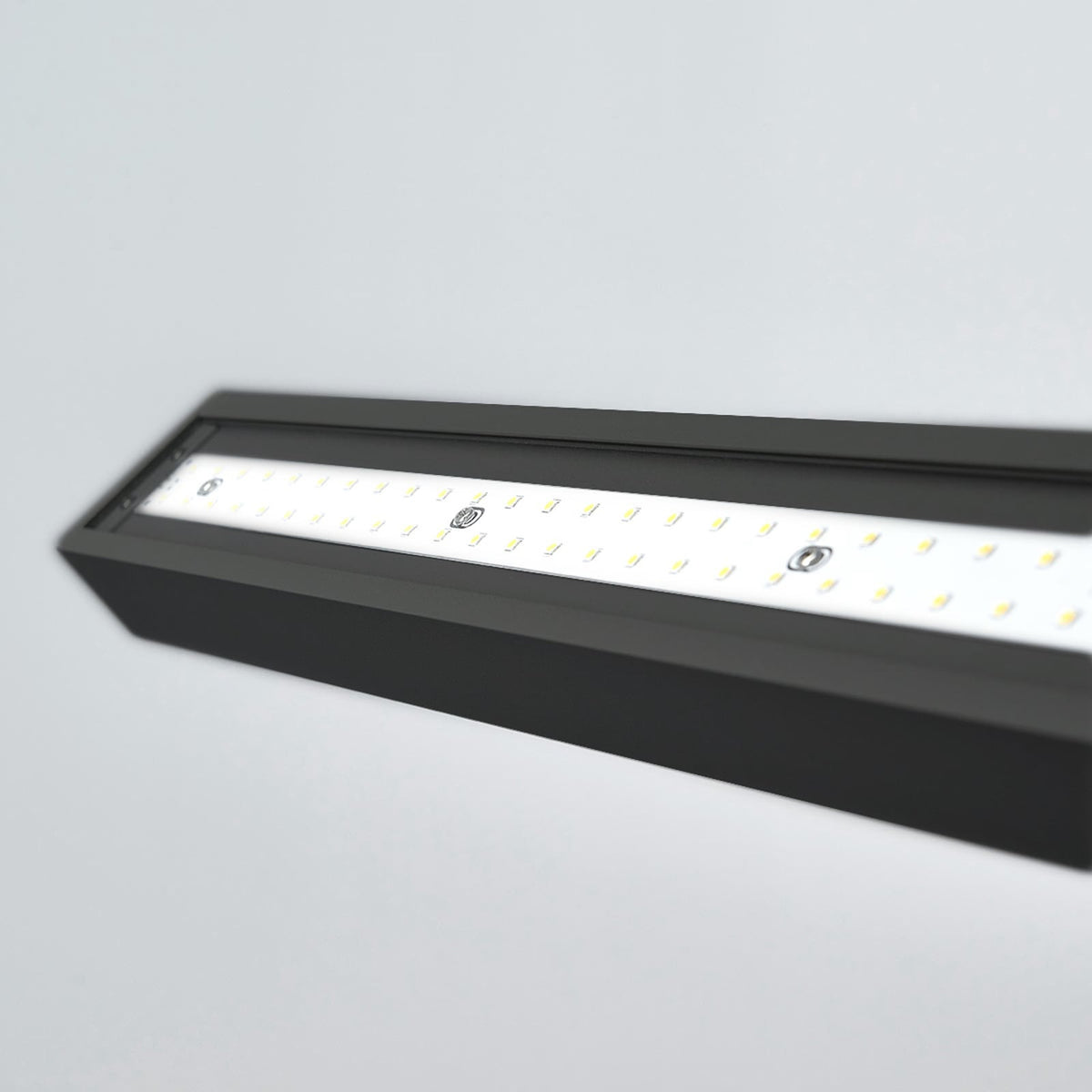 Nærbilde av touch-dimmer på LED gulvlampe Jolinda svart dimbar med bevegelsessensor