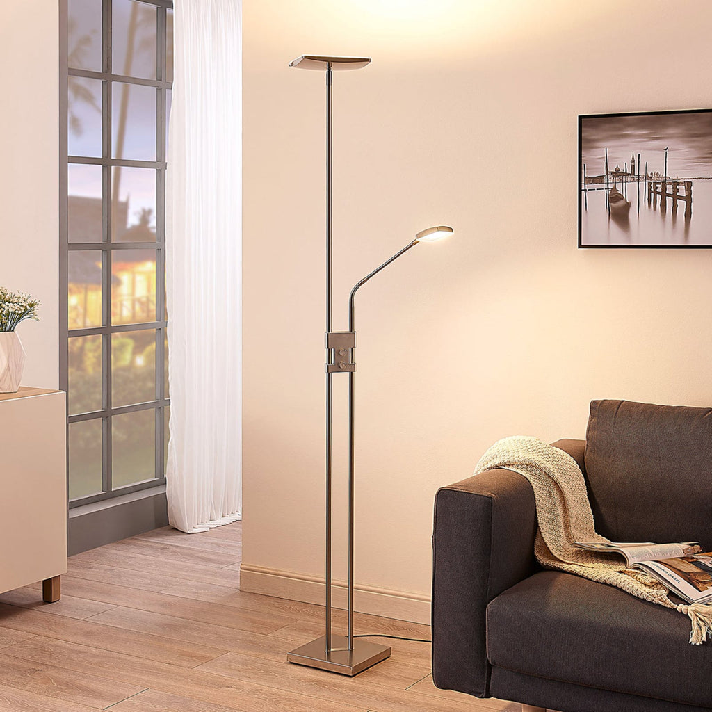 LED gulvlampe Jonne med lesearm dimbar nikkel forfra