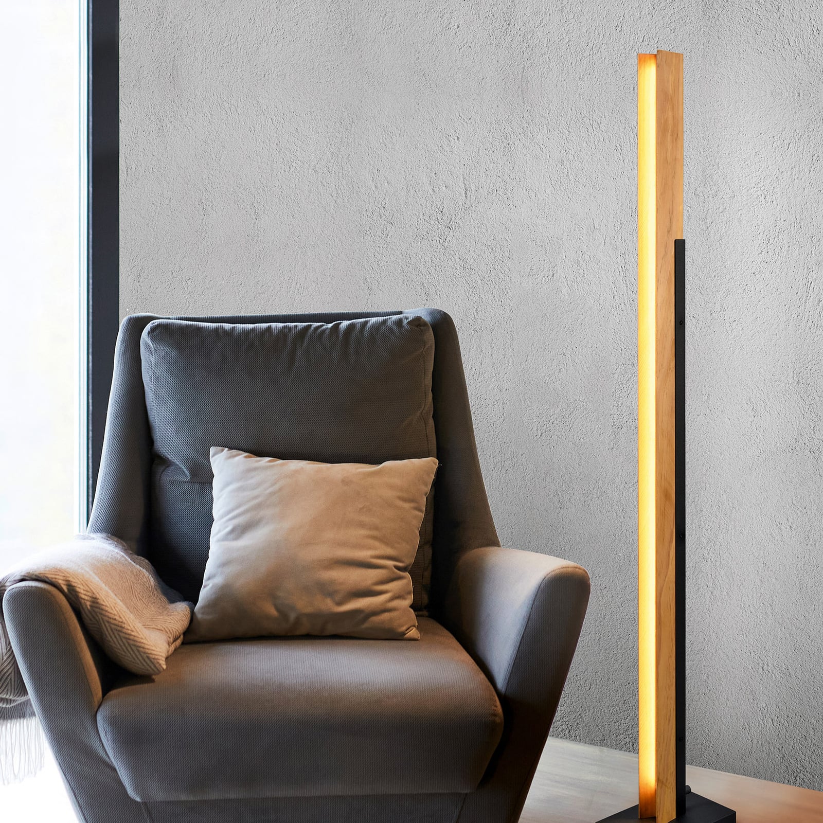 LED gulvlampe Kerala tre metall dimbar 120 cm 16W bakside