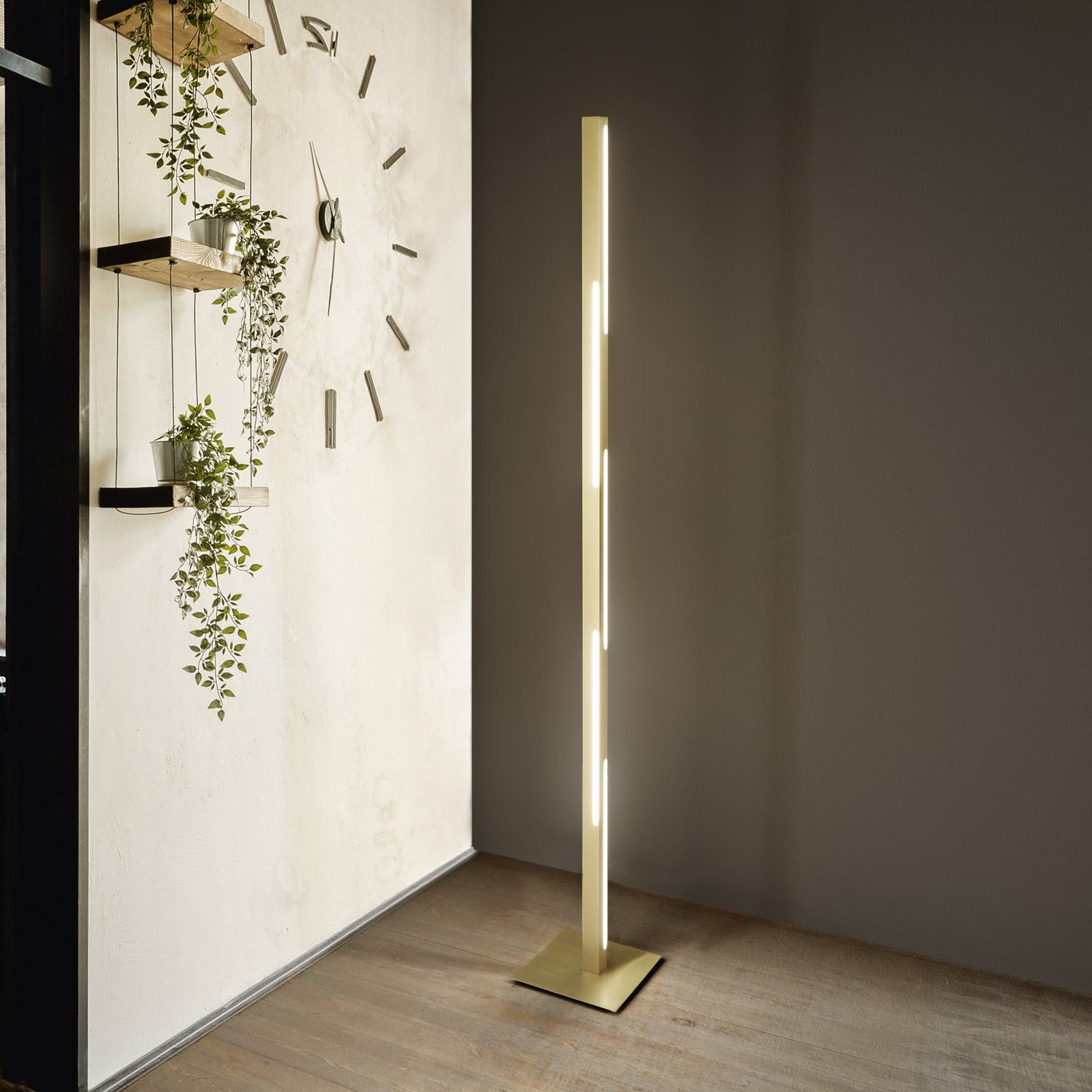 LED gulvlampe Ling dimbar messing metall 165 cm forfra