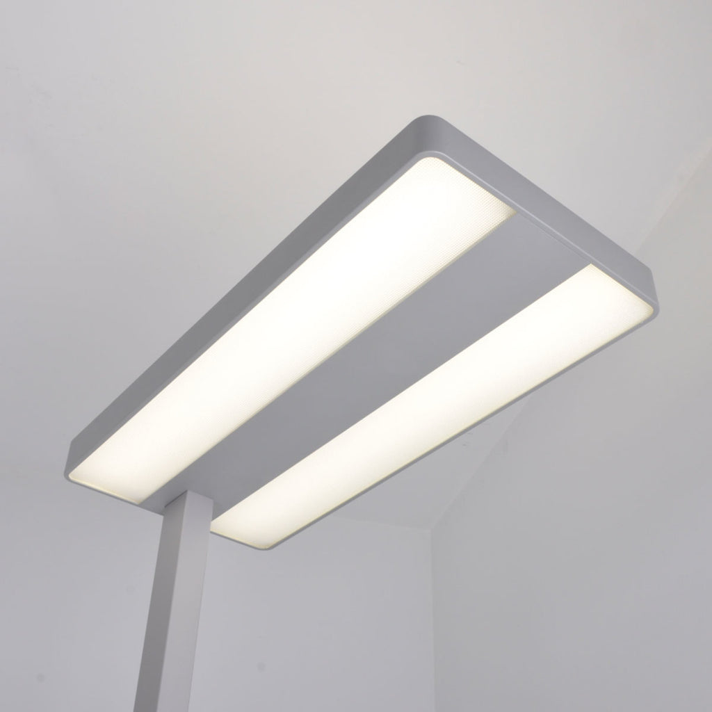 LED gulvlampe Logan Neo dimbar sølv aluminium montert i rom