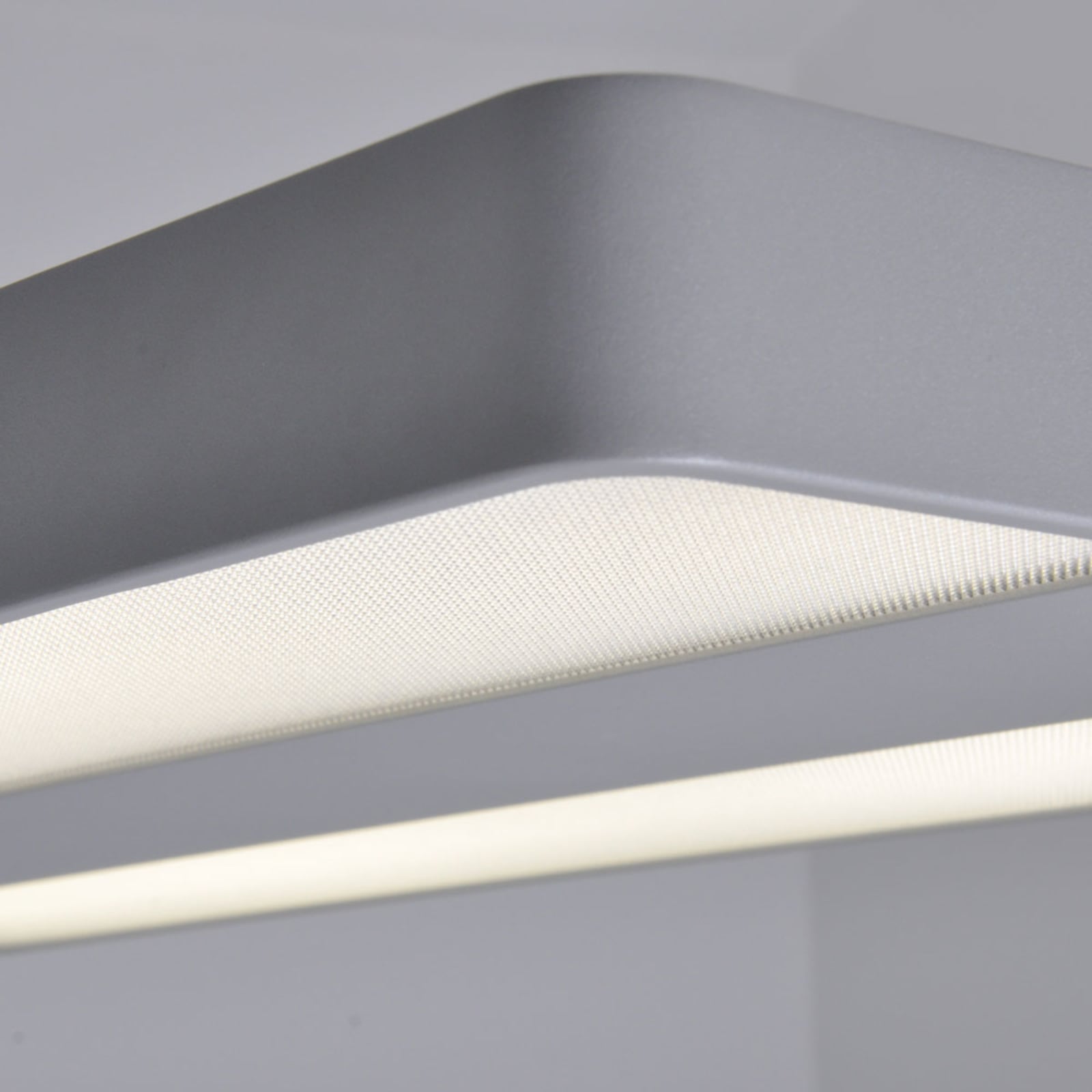 Led-strøm og bryter på LED gulvlampe Logan Neo dimbar sølv aluminium