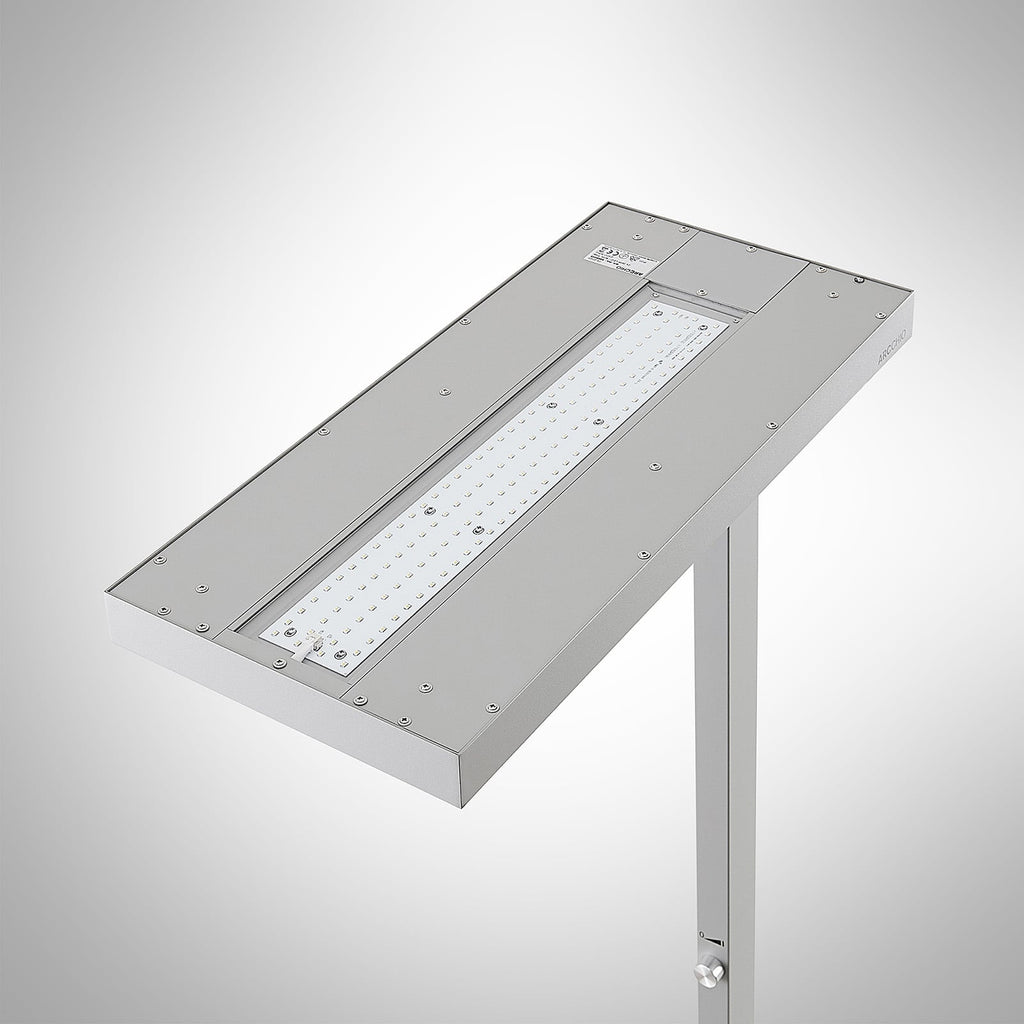 LED gulvlampe Logan Pro dimbar med bevegelsessensor sølv nærbilde av bevegelsessensor