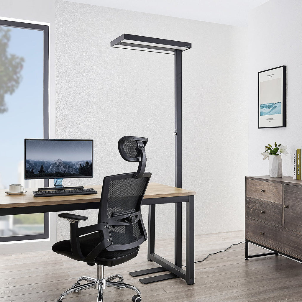 Detalj av LED gulvlampe Logan Pro svart dimbar med bevegelsessensor