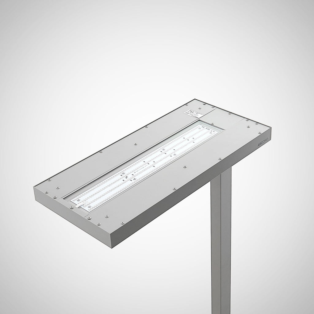 LED gulvlampe Logan Ultra CCT dimbar med sensor montert i kontor