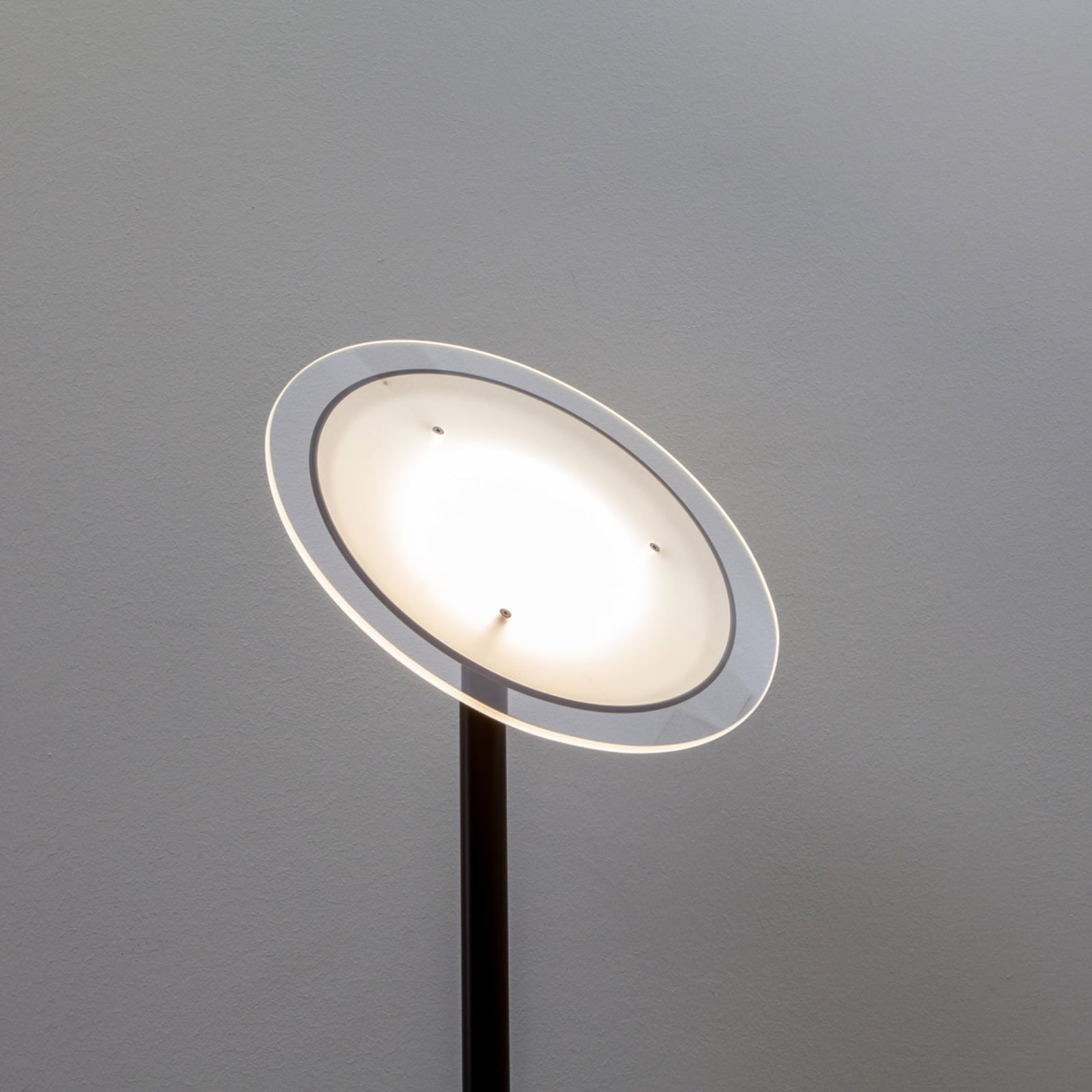 LED-gulvlampe Malea svart metall dimbar 180 cm sideprofil